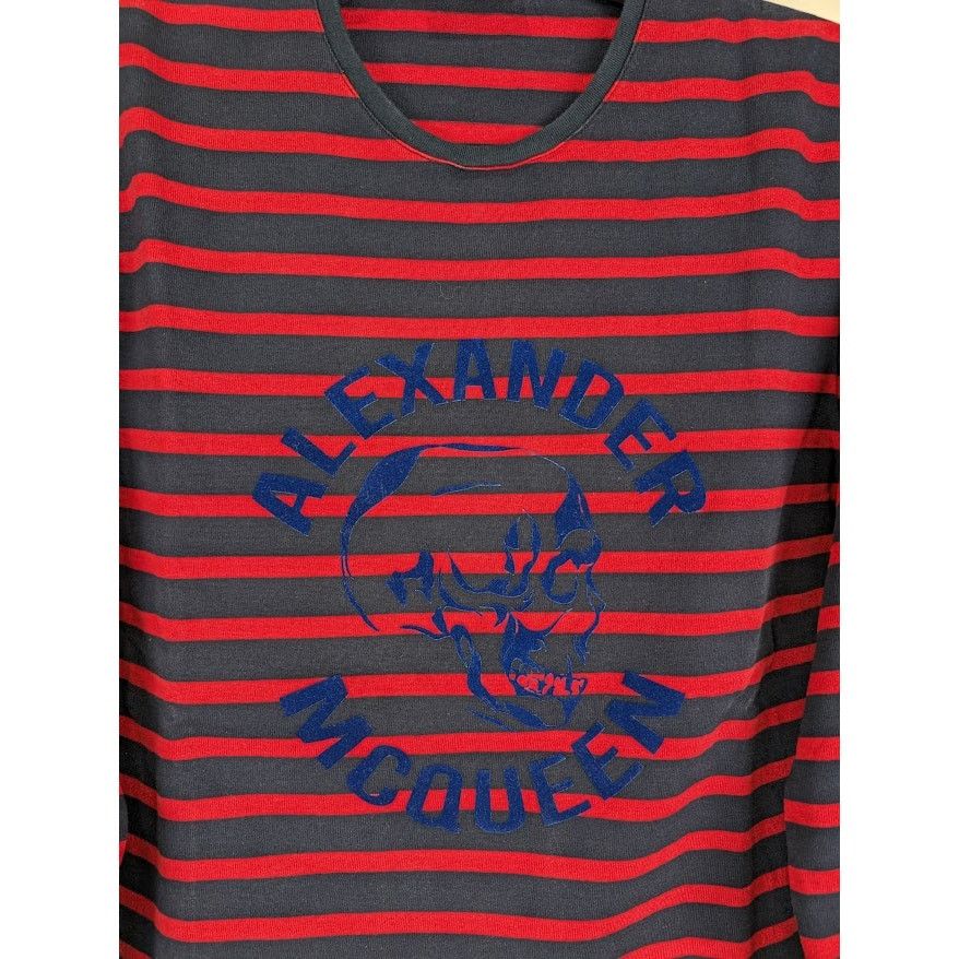 Alexander McQueen o1rshd1 Stripe Long Sleeve Velvet Skull Logo T-Shirt Size US S / EU 44-46 / 1 - 4 Thumbnail