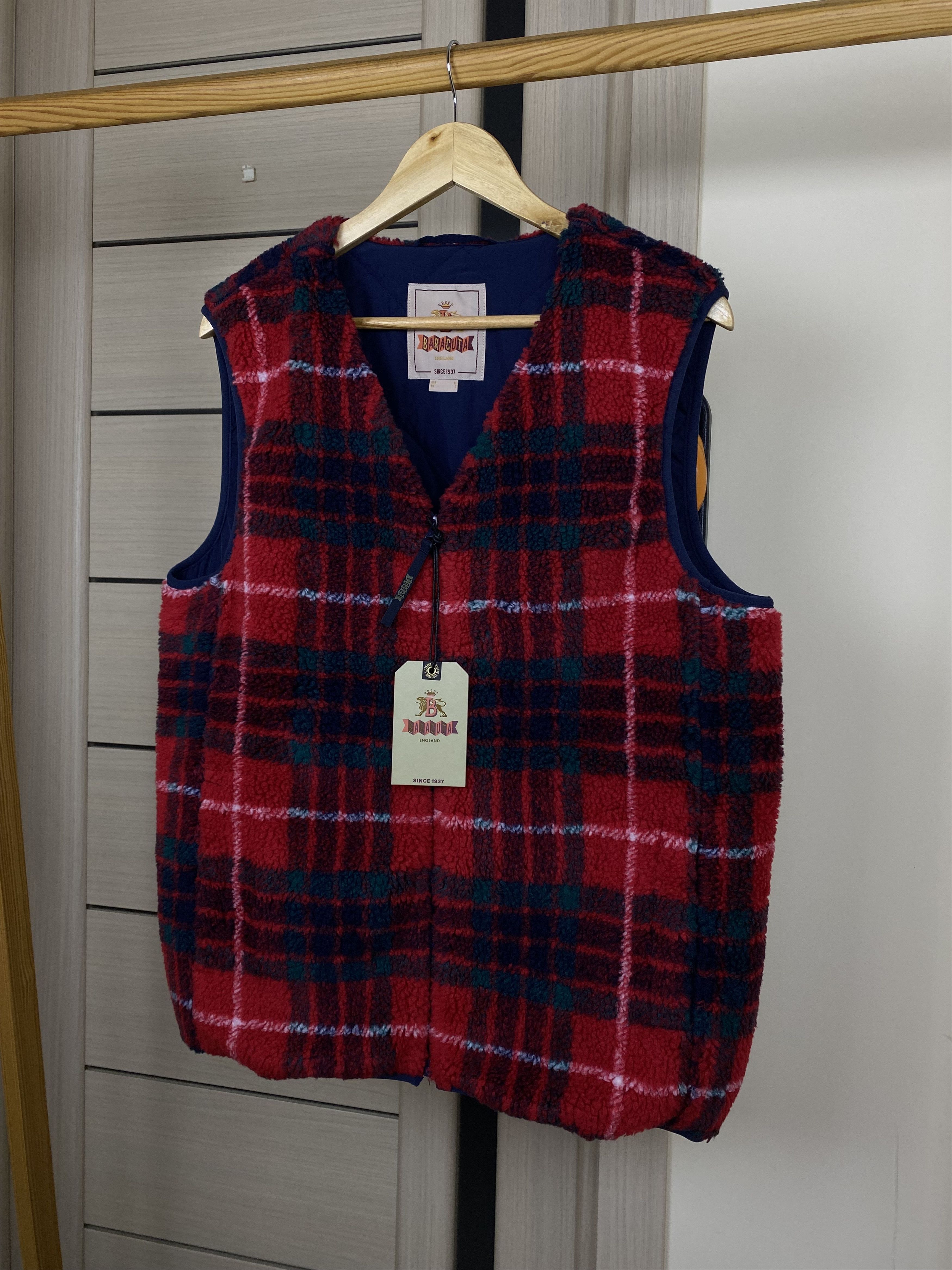 Baracuta BARACUTA CURLY FLEECE LINER VEST TARTAN RED Size L Size US L / EU 52-54 / 3 - 2 Thumbnail