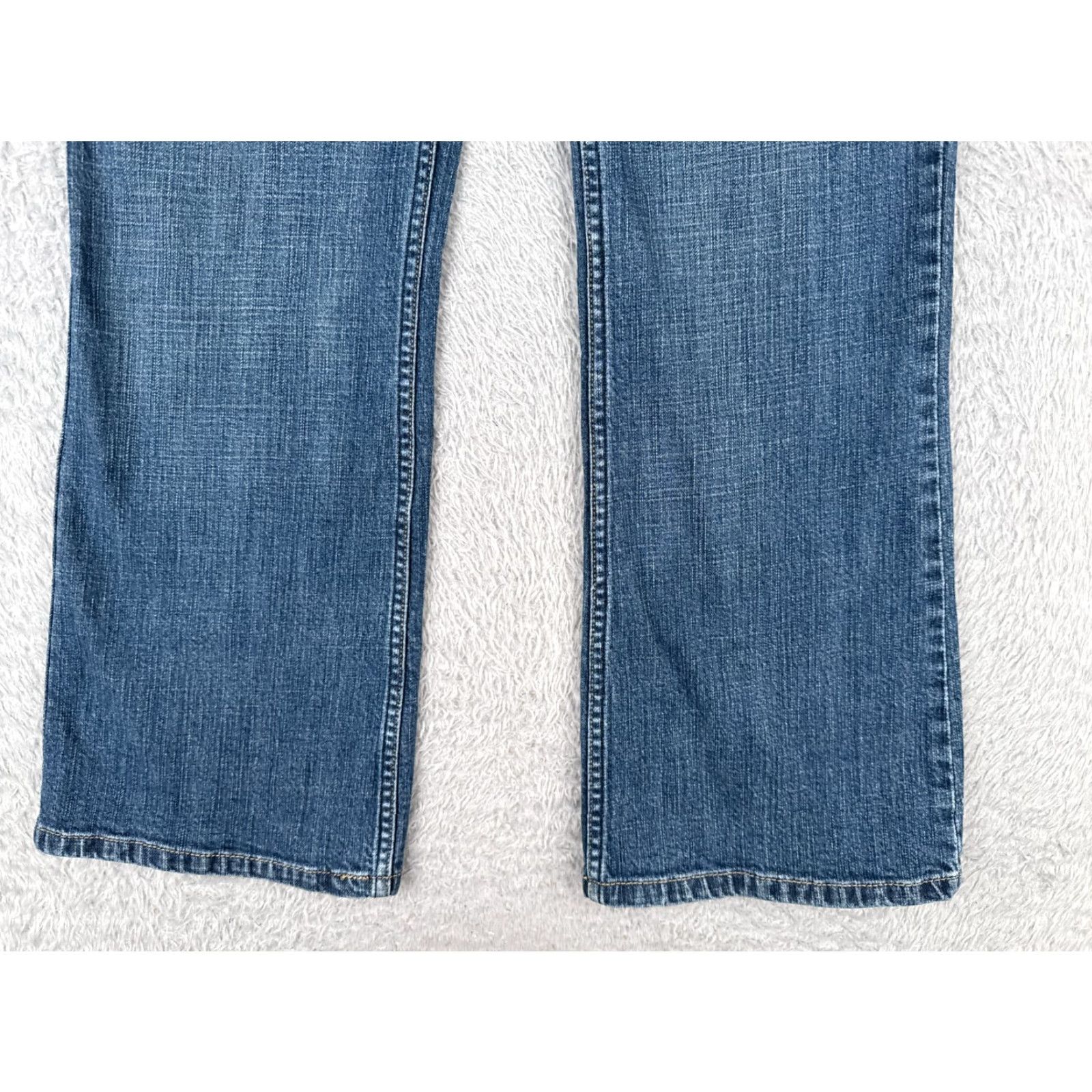 Levi's VINTAGE Levis Jeans Womens 12 Blue Denim Low Rise Bootcut Cotton Blend Medium Wash 32x29 Jeans Women Blue 90s Brand Levi's Mens (adjusted) Size 34" / US 12 / IT 48 - 2 Thumbnail