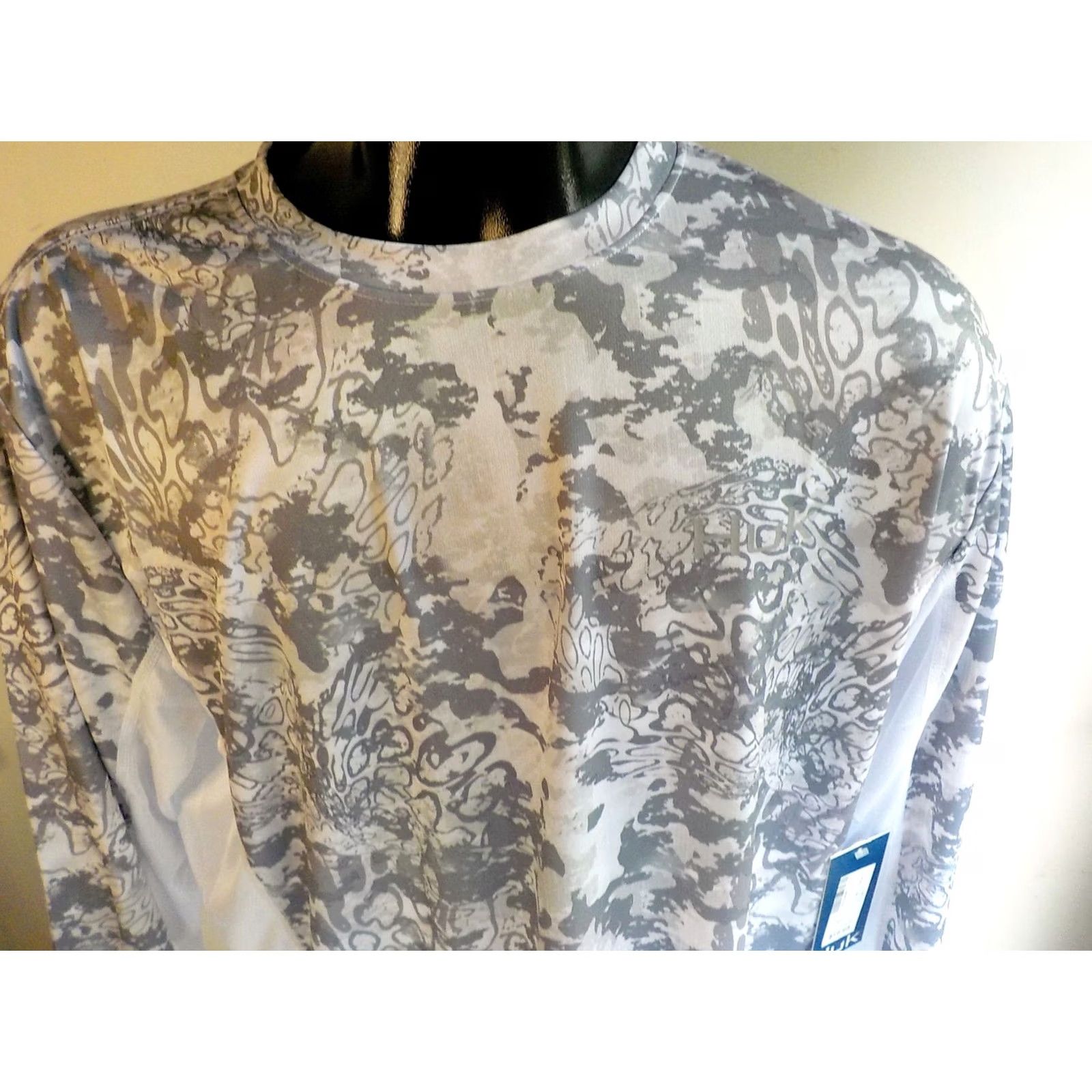Vintage VINTAGE HUK Icon X Tide Change Long Sleeve Pullover Gray/White Poly XL NWT Size US XL / EU 56 / 4 - 3 Thumbnail