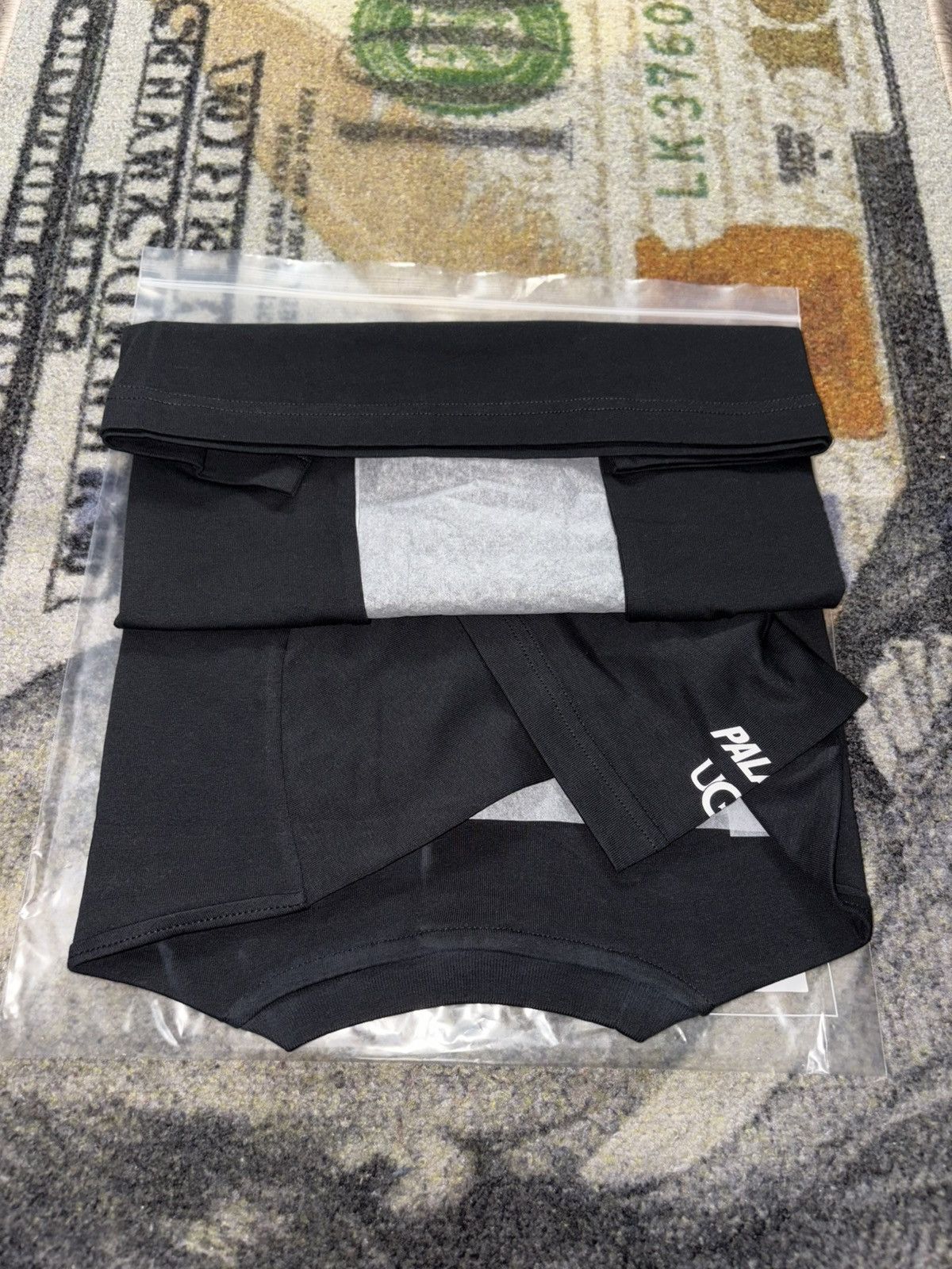 Palace × Ugg Palace x UGG x Looney Tunes Palath T-Shirt Black Size US M / EU 48-50 / 2 - 2 Thumbnail
