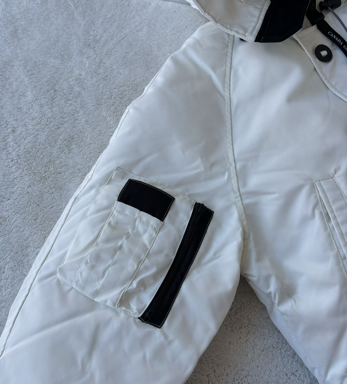 Canada Goose × October's Very Own OVO x Canada Goose White Chilliwack Parka Size US XS / EU 42 / 0 - 5 Thumbnail