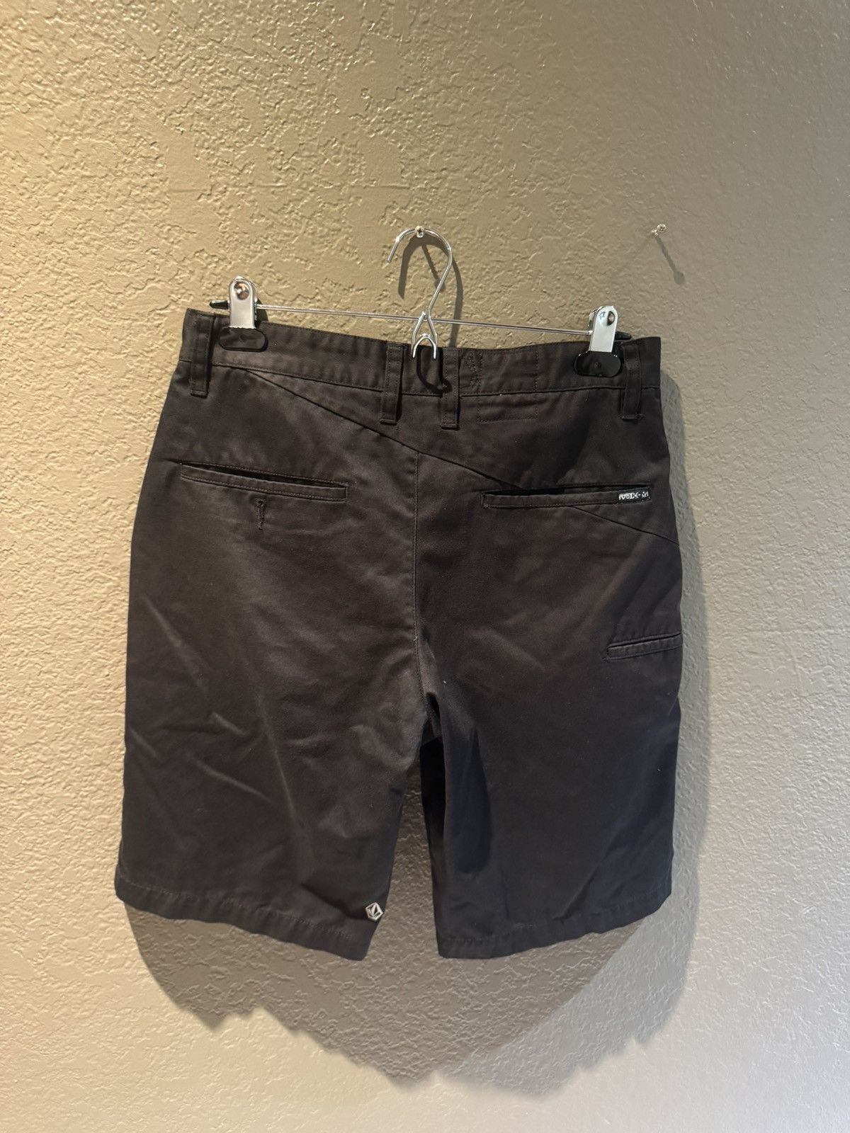 Volcom 29 Volcom Black Chino Shorts 2010s Embroidered Logo Size US 29 - 4 Thumbnail