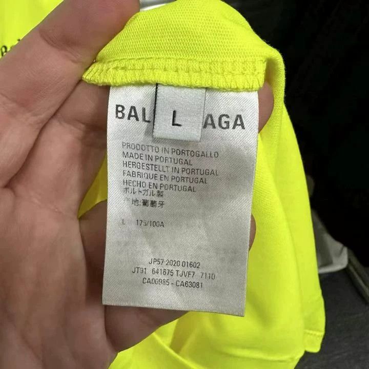 Balenciaga Balenciaga Fluorescent Yellow Cola Short Sleeve Size US L / EU 52-54 / 3 - 5 Thumbnail