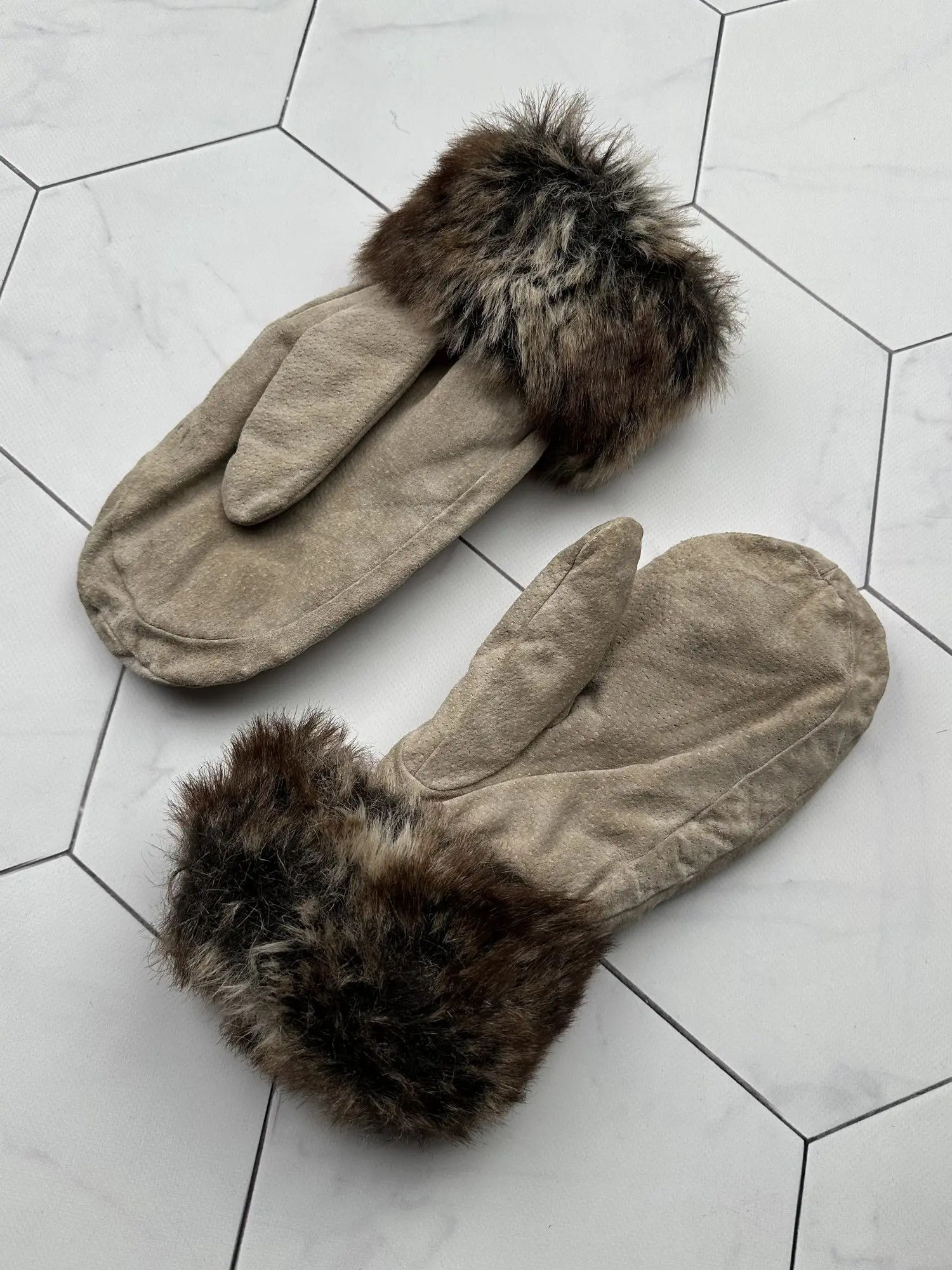 Japanese Brand Vintage Leather/ Faux Fur Gloves E2 B4 Size ONE SIZE - 2 Thumbnail