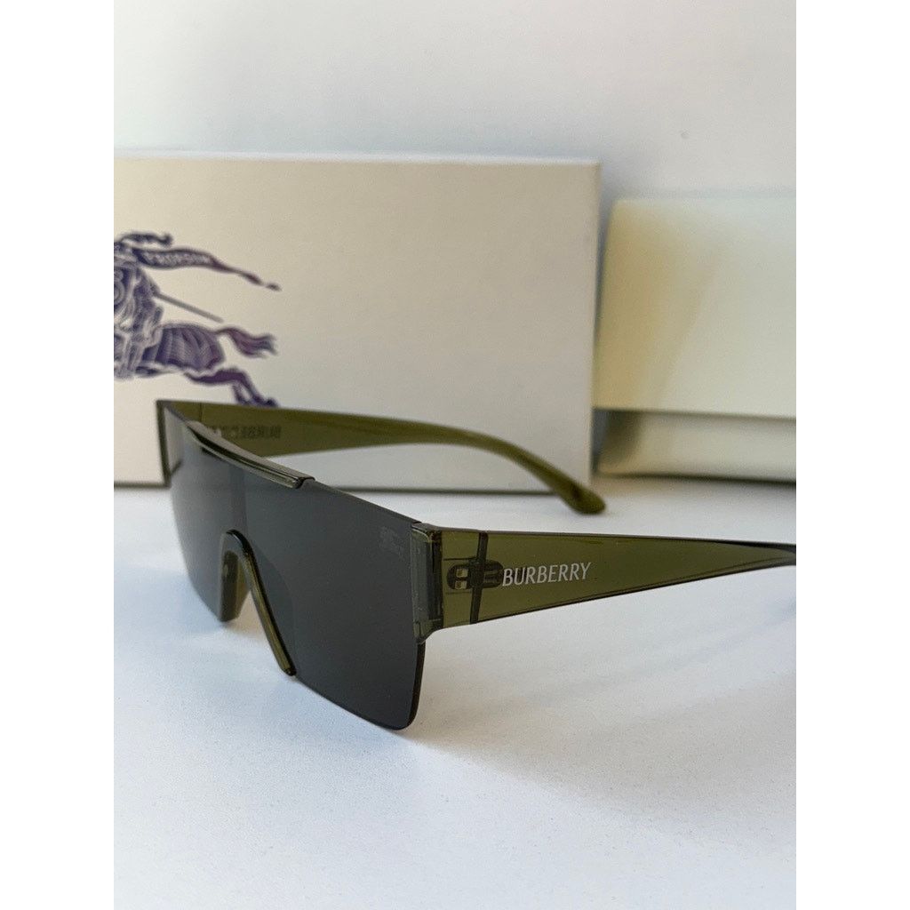 Burberry NEW Burberry BE4291 Green Shield Sunglasses Size ONE SIZE - 2 Thumbnail