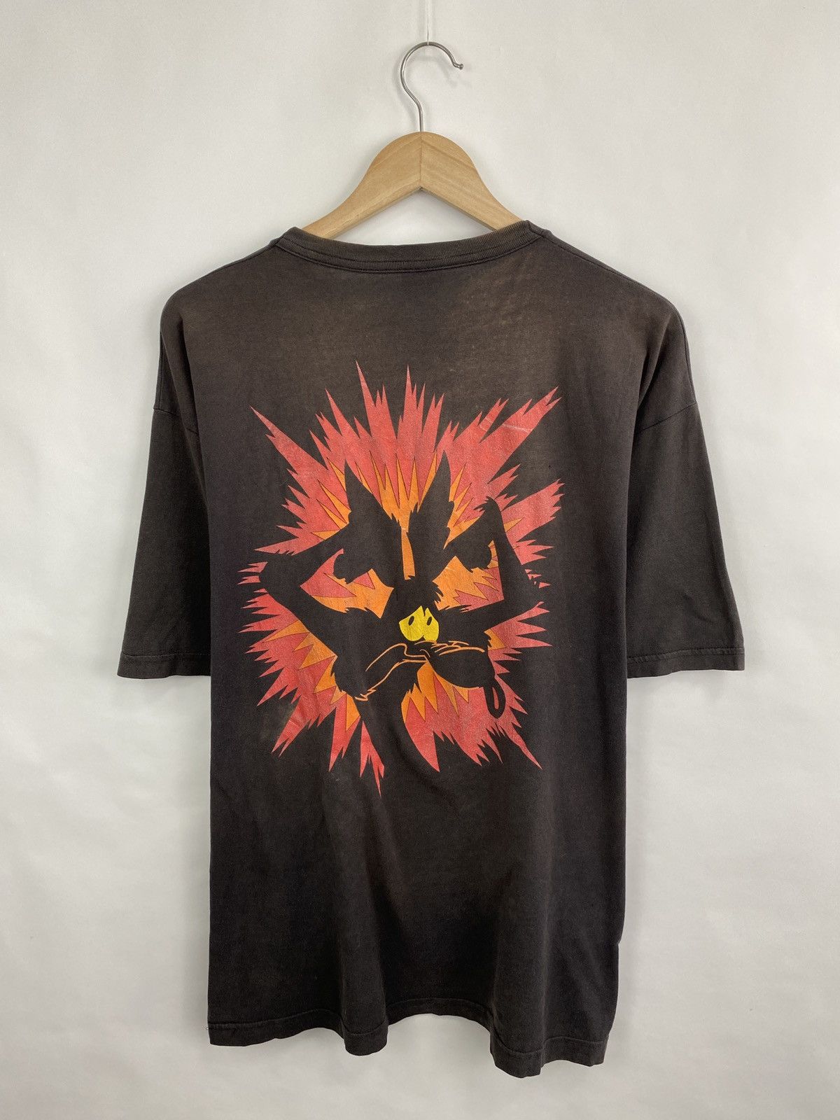 Cartoon Network × Vintage × Warner Bros Vintage 1992 Willie E Coyote This T-Shirt Will Self Destruct Size US XL / EU 56 / 4 - 7 Thumbnail
