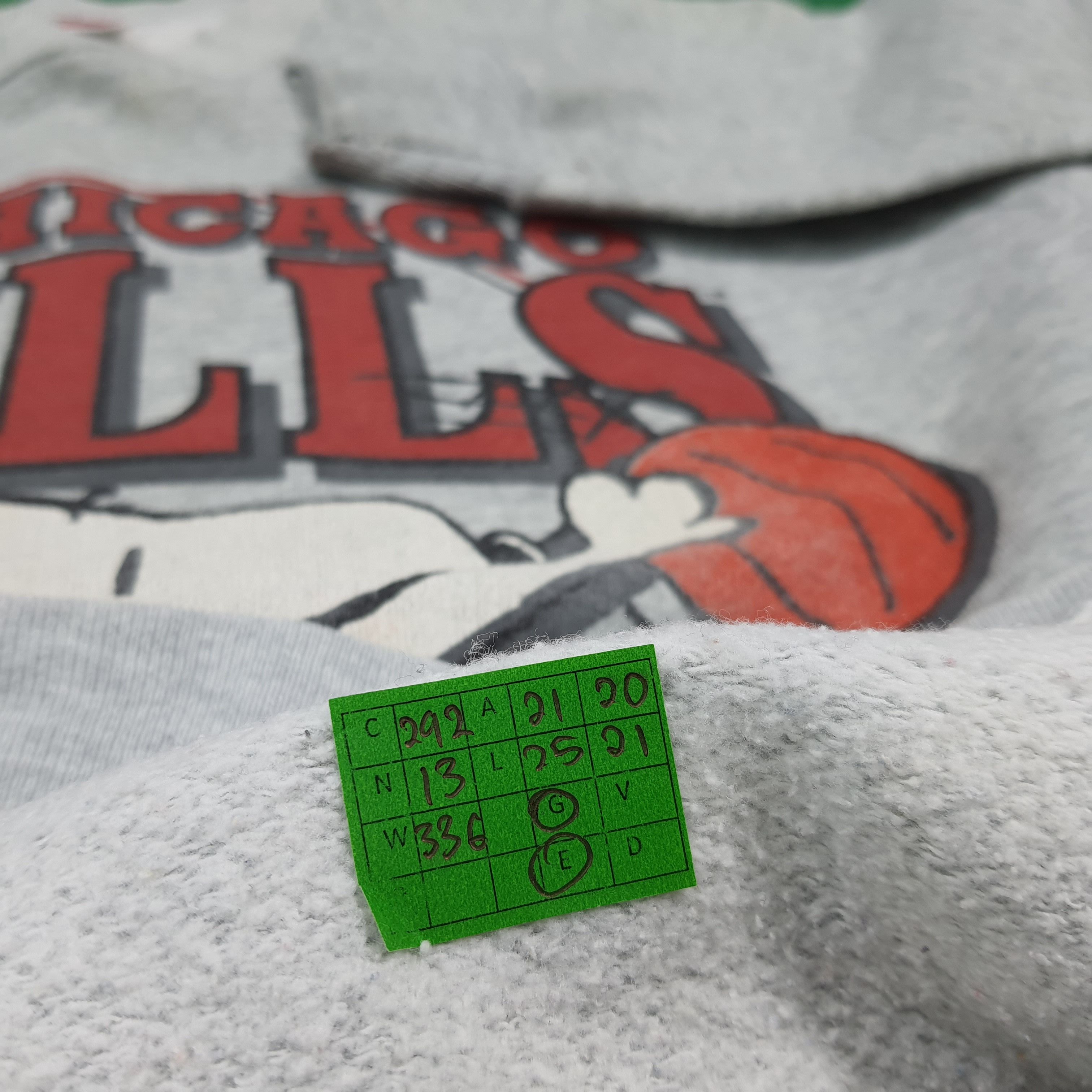 NBA Vintage 90s Chicago Bulls Snoopy Basketball Pullover C292N13 Size US M / EU 48-50 / 2 - 9 Thumbnail