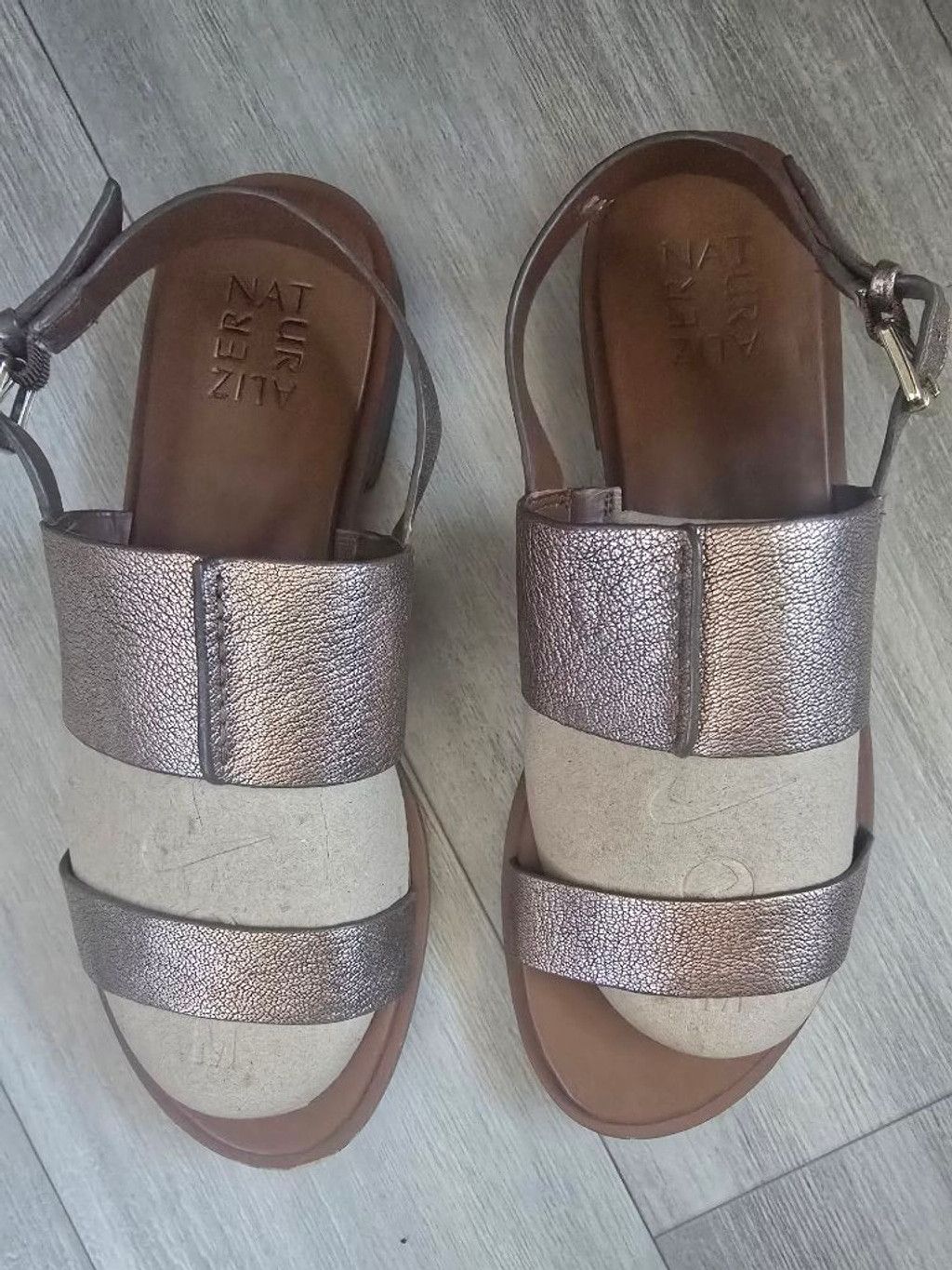 Naturalizer Women's Naturalizer Bronze Metallic Sandals Size 9 Size US 9 / IT 39 - 2 Thumbnail