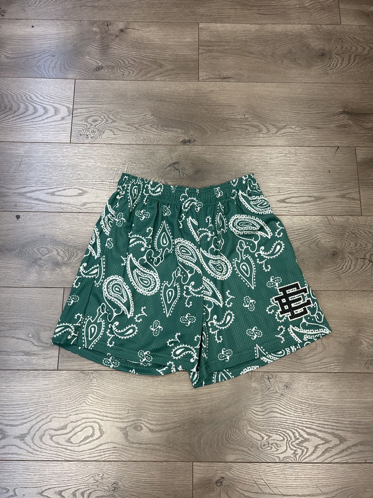Eric Emanuel Eric Emanuel Basic Shorts Bandana Paisley Green Size US 34 / EU 50 - 1 Thumbnail