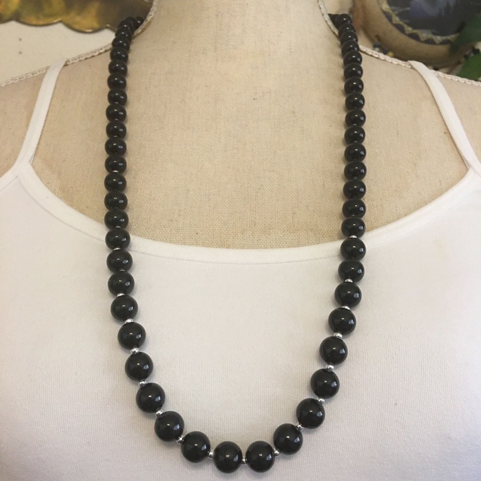 Vintage Vintage black plastic round bead necklace Size ONE SIZE - 1 Thumbnail