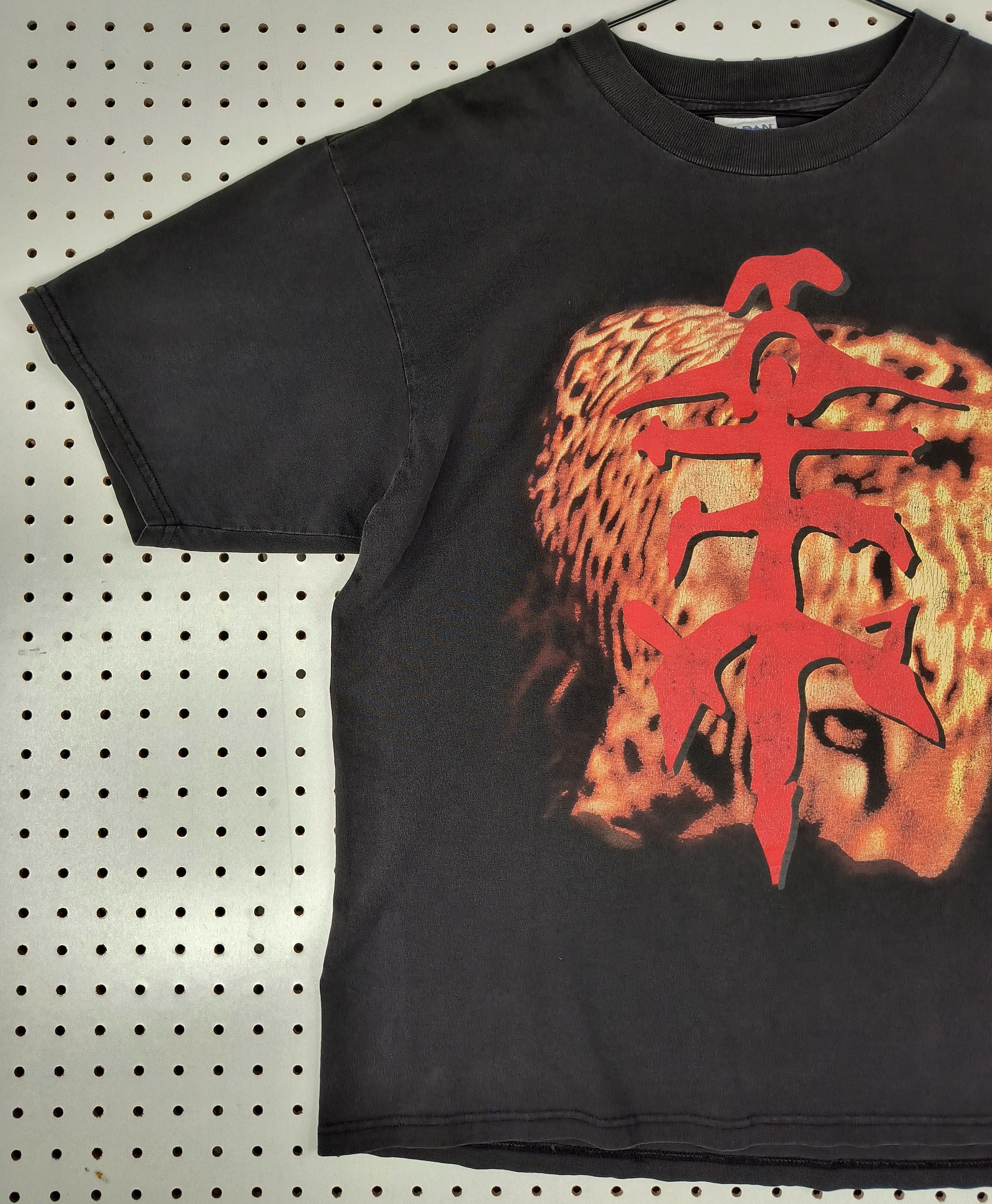 Gildan Vintage El equilibrio de los Jaguares1996 tee Size US XL / EU 56 / 4 - 5 Thumbnail