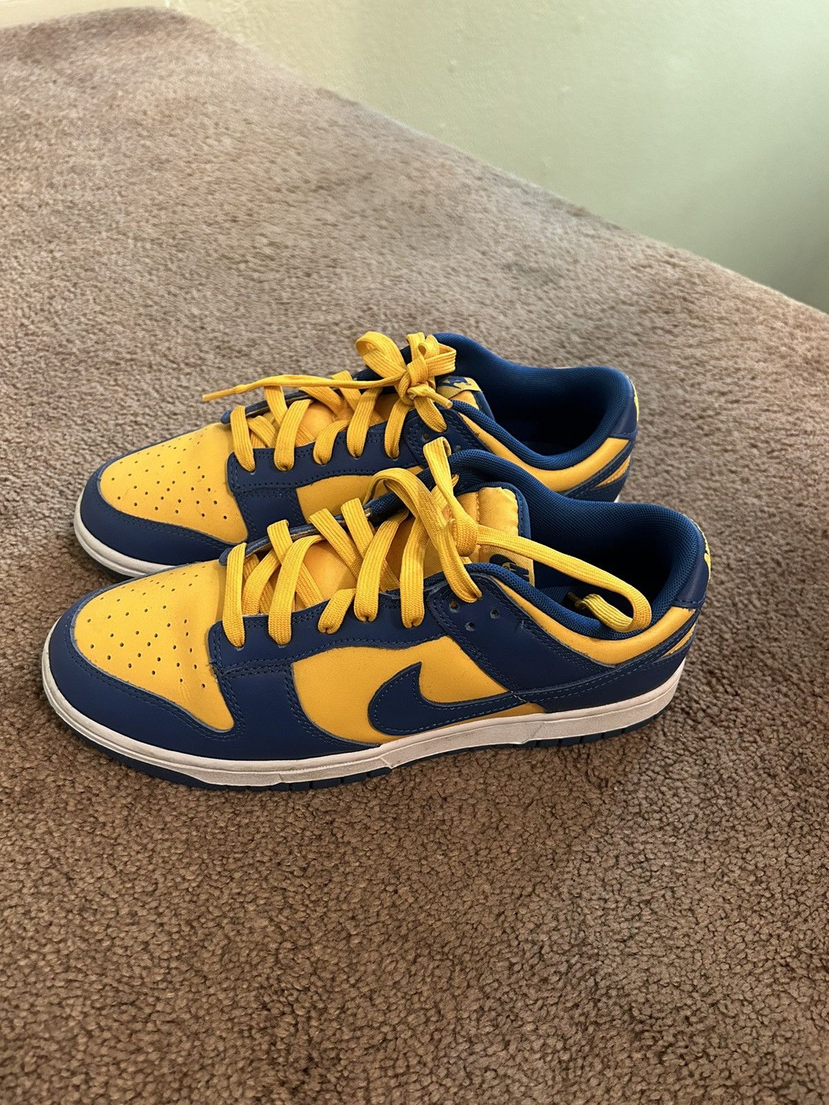 Nike Nike Dunk Low (UCLA) Size US 9 / EU 42 - 1 Thumbnail