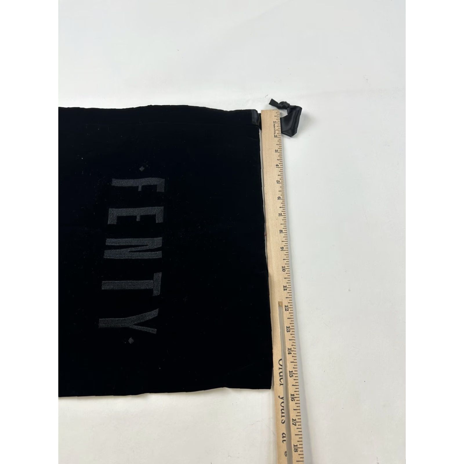 Puma Fenty Dust Bag Bag Drawstring Velvet Black Rhianna Embroidered Womens Small Shoes Basket / Bag Accessory Drawstring Size ONE SIZE - 3 Thumbnail