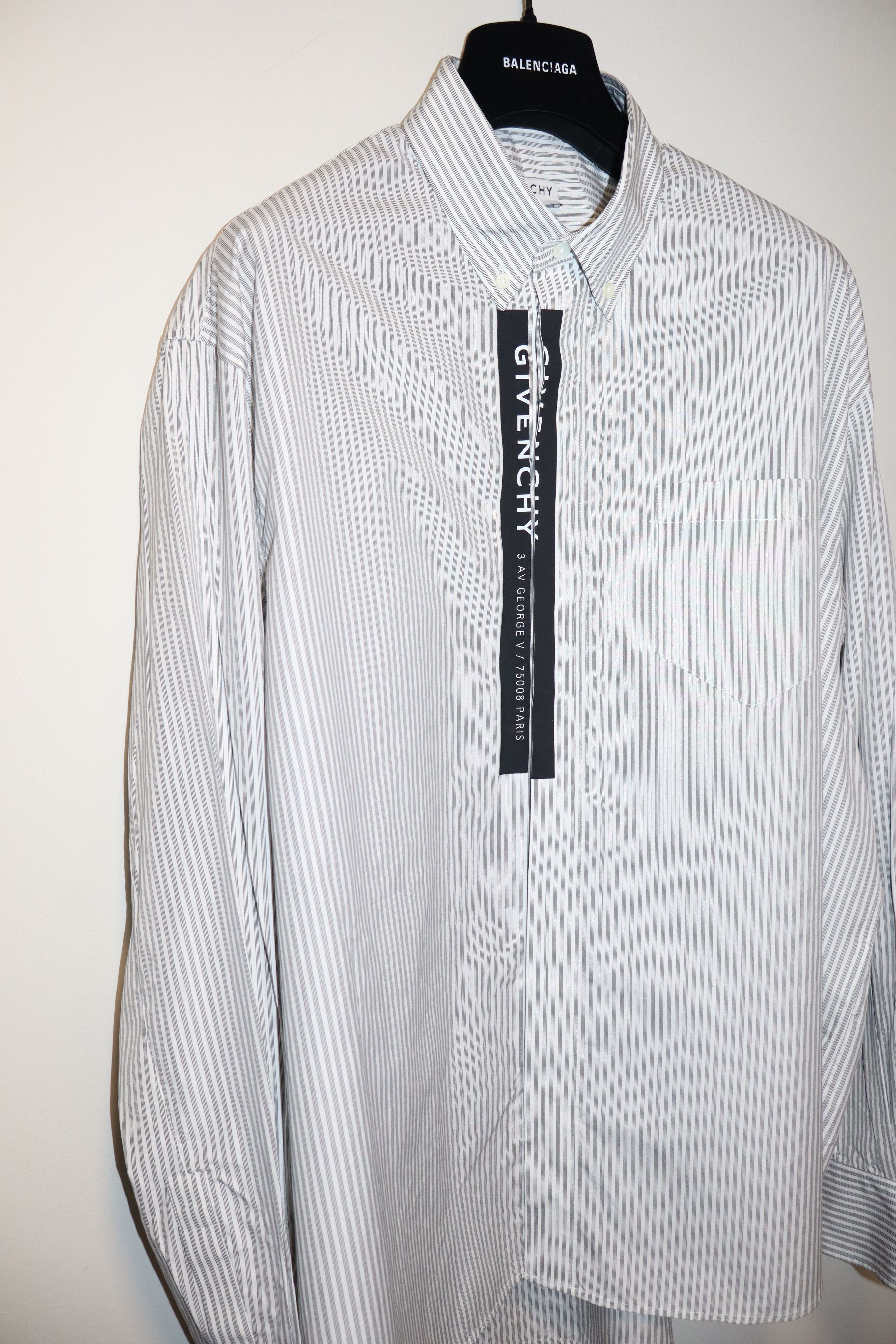 Givenchy Logo tape oversized shirt Size US L / EU 52-54 / 3 - 2 Thumbnail
