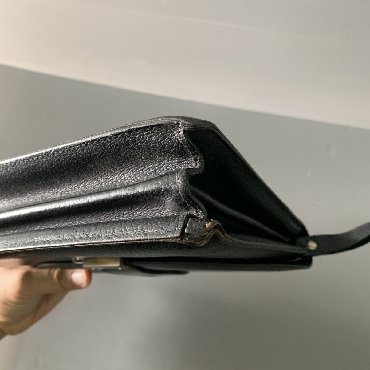 Gucci Authentic Gucci Black Leather Clutch Bag Size ONE SIZE - 12 Thumbnail