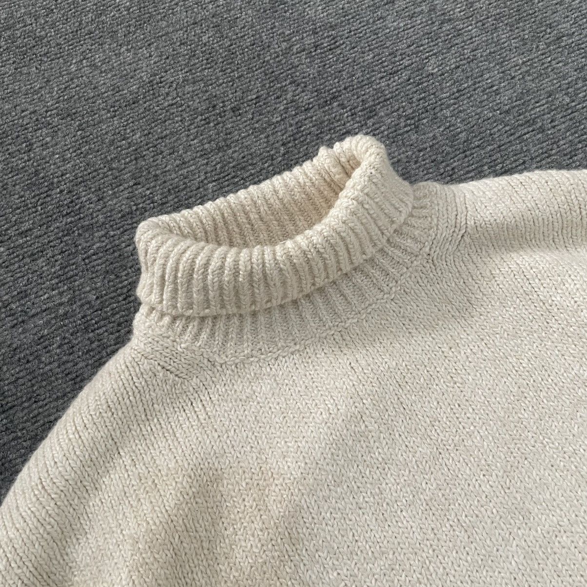Uniqlo Uniqlo x Clare Waight Keller Turtleneck Sweater Knitwear Size US L / EU 52-54 / 3 - 2 Thumbnail