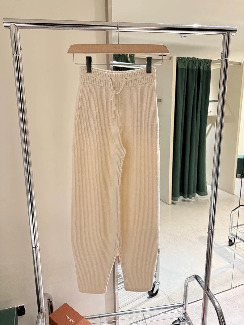 Loro Piana LORO PIANA sizeM Women's white knitted cashmere pants 55% s Size 27" / US 4 / IT 40 - 1 Thumbnail