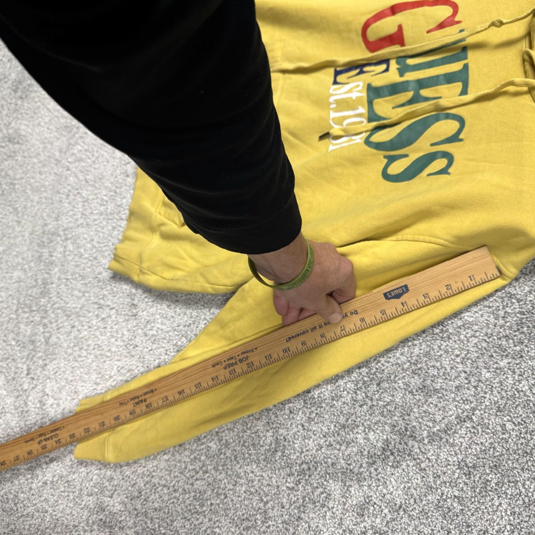 Guess GUESS Hoodie Mens M Yellow Pullover Fleece Graphic Logo Sweatshirt Est 1981 Size US M / EU 48-50 / 2 - 4 Thumbnail