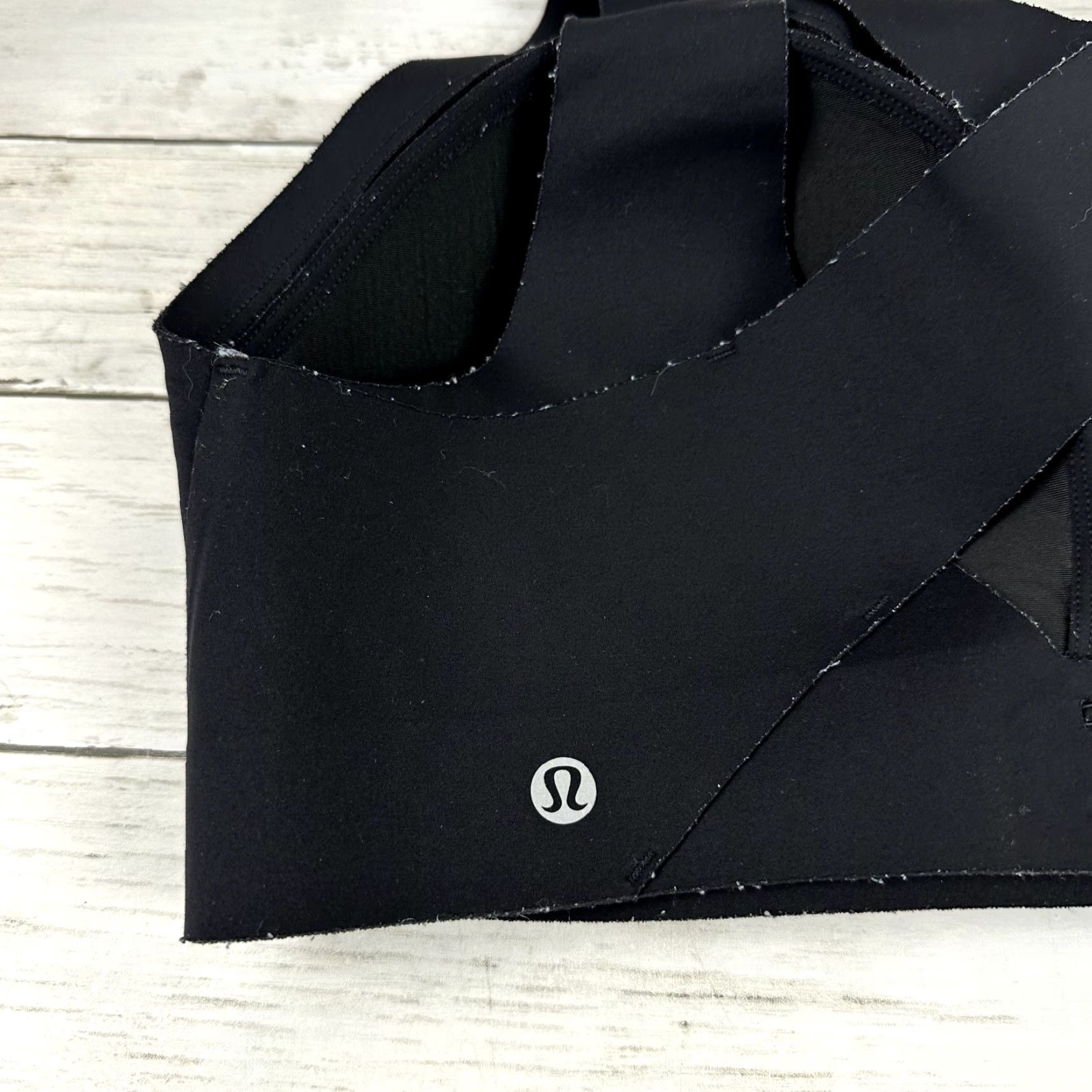 Lululemon VINTAGE Lululemon Sports Bra Womens Black Logo High Support Molded Strappy Activewear 36DD Wireless Full Cup Women's Size ONE SIZE - 4 Thumbnail