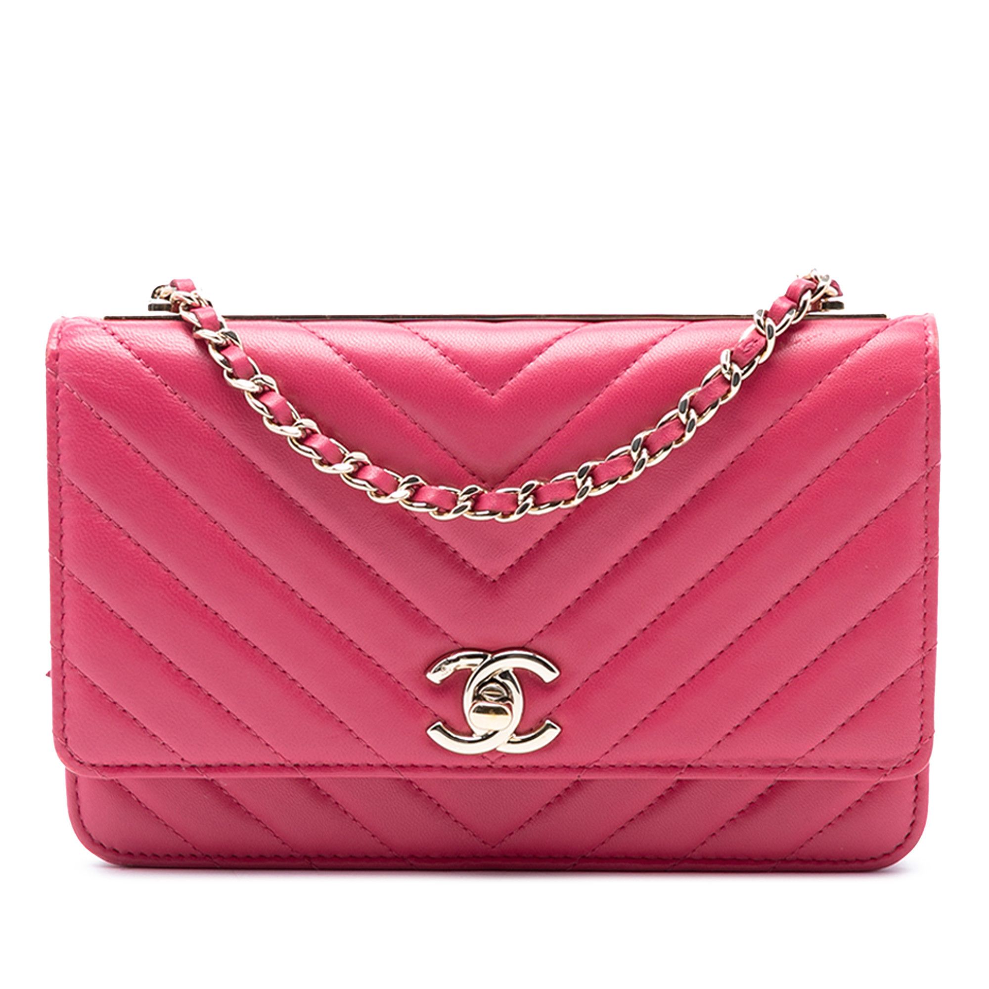 Chanel Chanel Chevron Lambskin Trendy CC Chain Wallet on Chain Size ONE SIZE - 1 Thumbnail