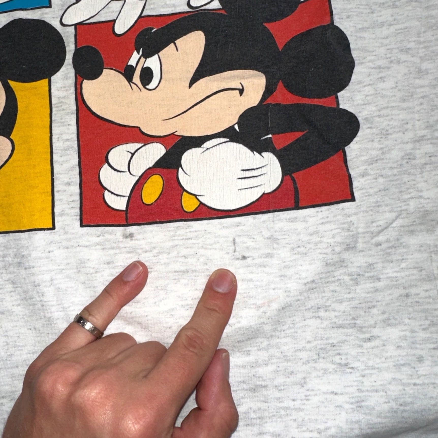 Disney VINTAGE Disney Mickey Mouse T-Shirt Gray Small Graphic Cute 80s Mens Size US S / EU 44-46 / 1 - 6 Thumbnail