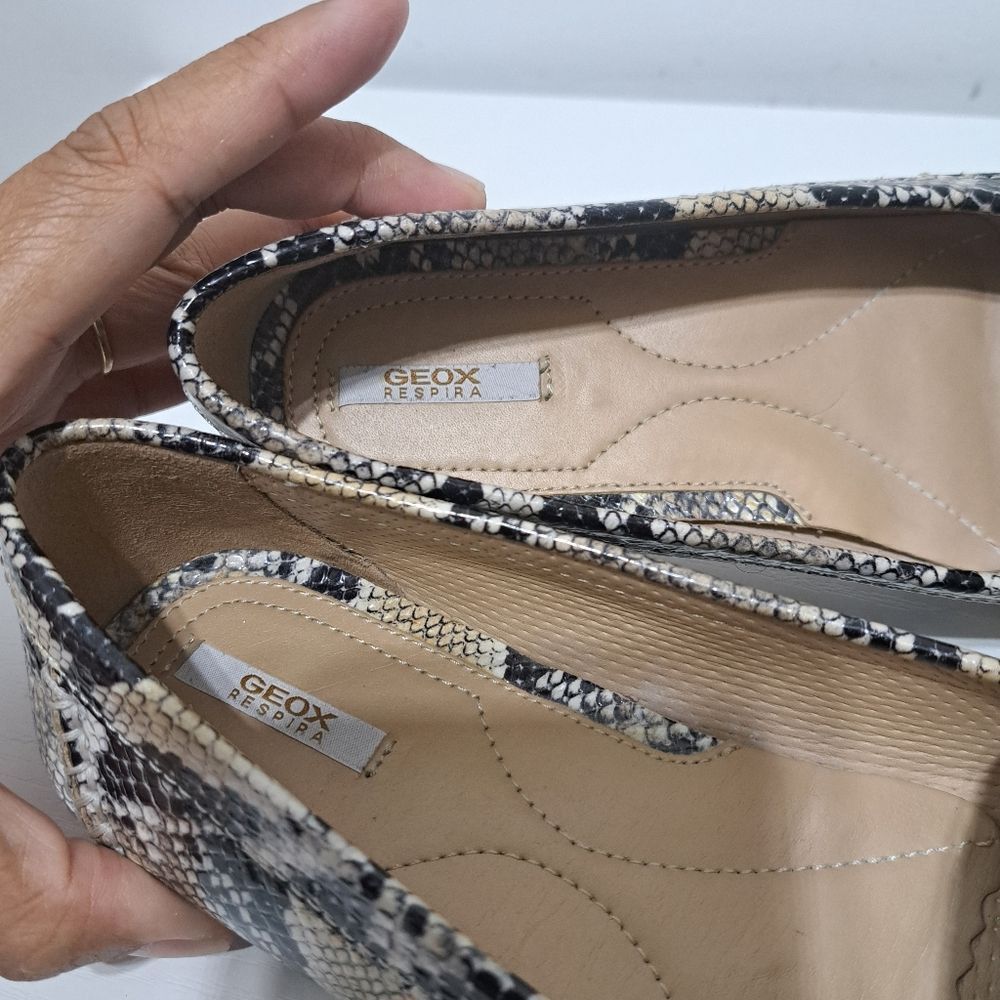 Geox Geox Respira Phython Print Drive Moccasin Loafer Faux Leathe Size US 7 / IT 37 - 13 Thumbnail