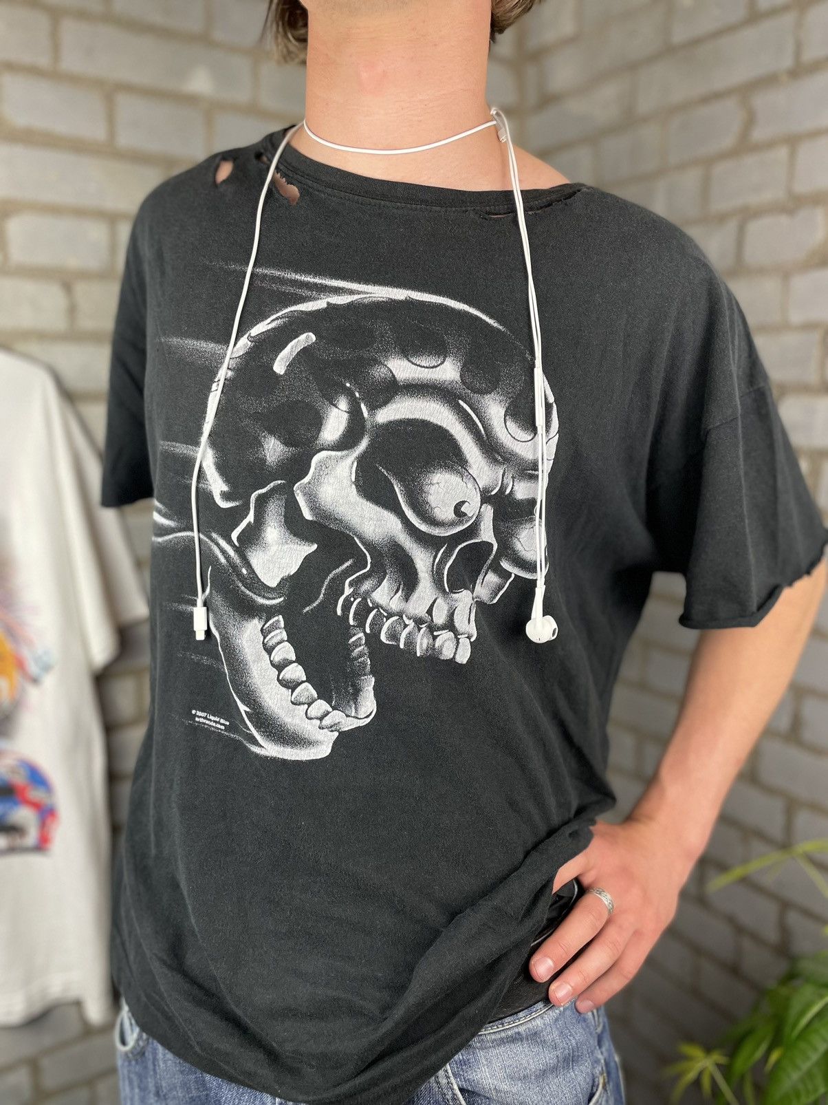 Liquid Blue × Vintage Liquid Blue vintage distressed trashed T-shirt Y2K Size US L / EU 52-54 / 3 - 7 Thumbnail