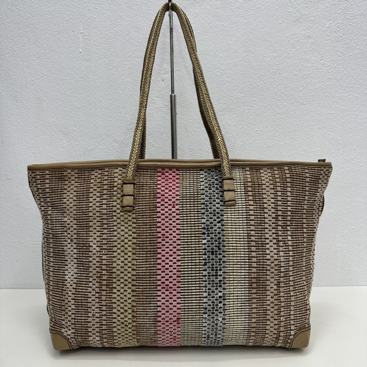 Fendi ‼️YES‼️ AUTHENTIC FENDI WOVEN RAFIA ROLL TOTE BAG Size ONE SIZE - 2 Thumbnail