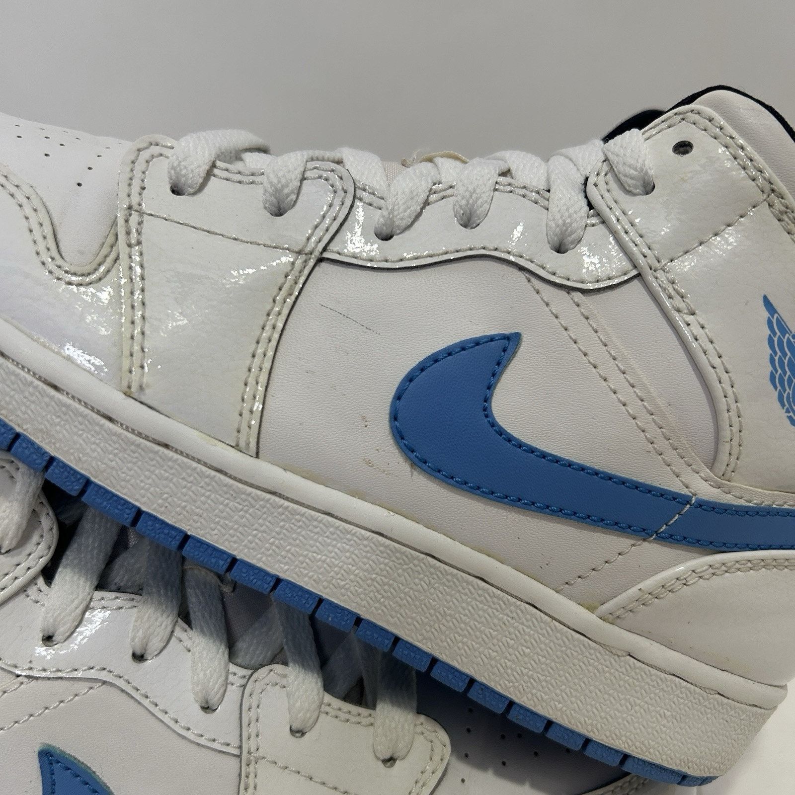 Nike Nike Air Jordan 1 Retro Mid GS “Legend Blue/UNC” Size US 7 / IT 37 - 10 Thumbnail