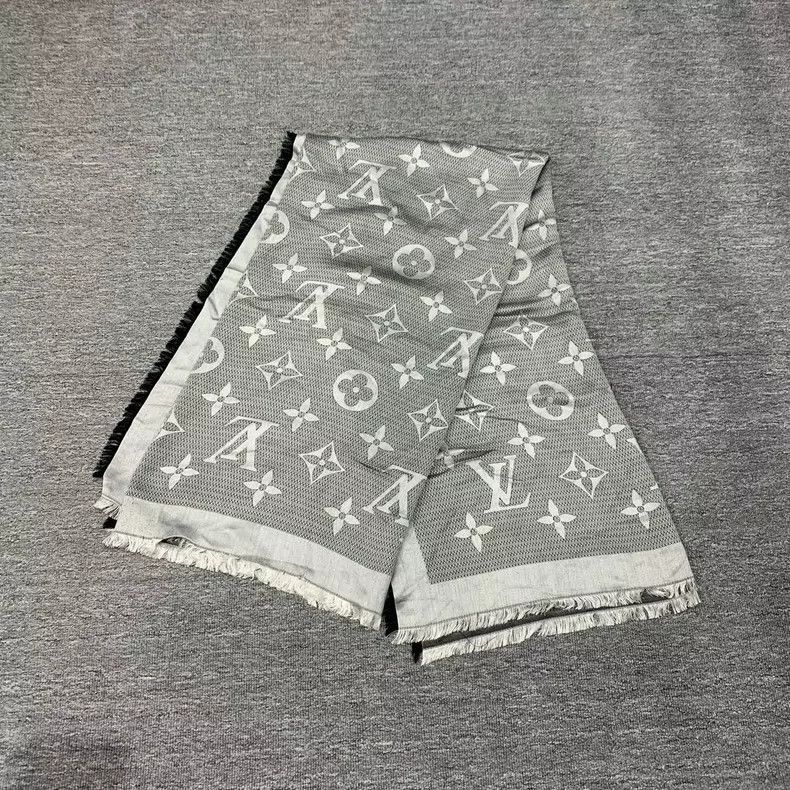 Louis Vuitton Gray Scarf with Louis Vuitton Design -2505 Size ONE SIZE - 2 Thumbnail