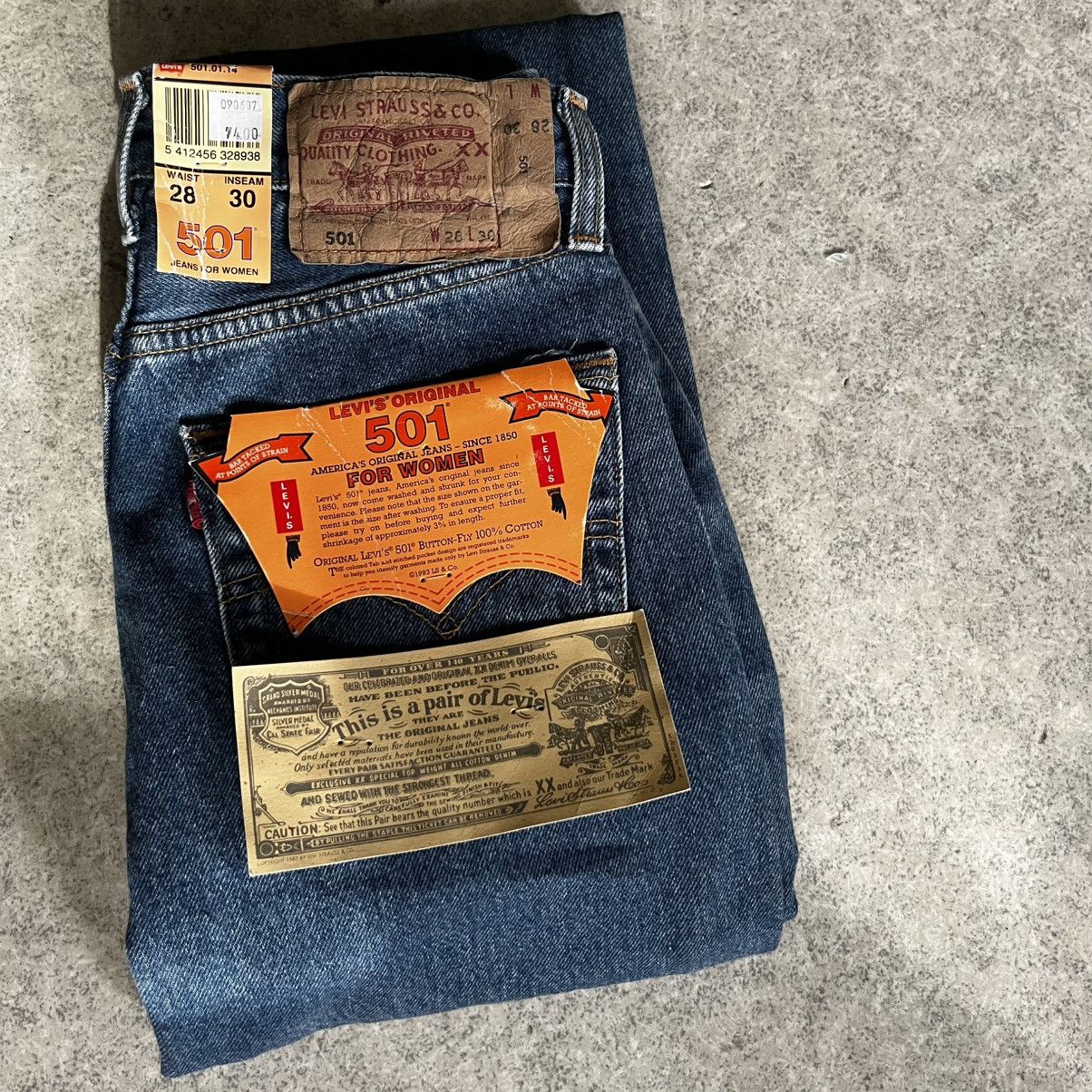 Levi's Vintage Clothing Vintage Levi’s 501 – Deadstock NWT - Made in UK Size 28" / US 6 / IT 42 - 1 Thumbnail