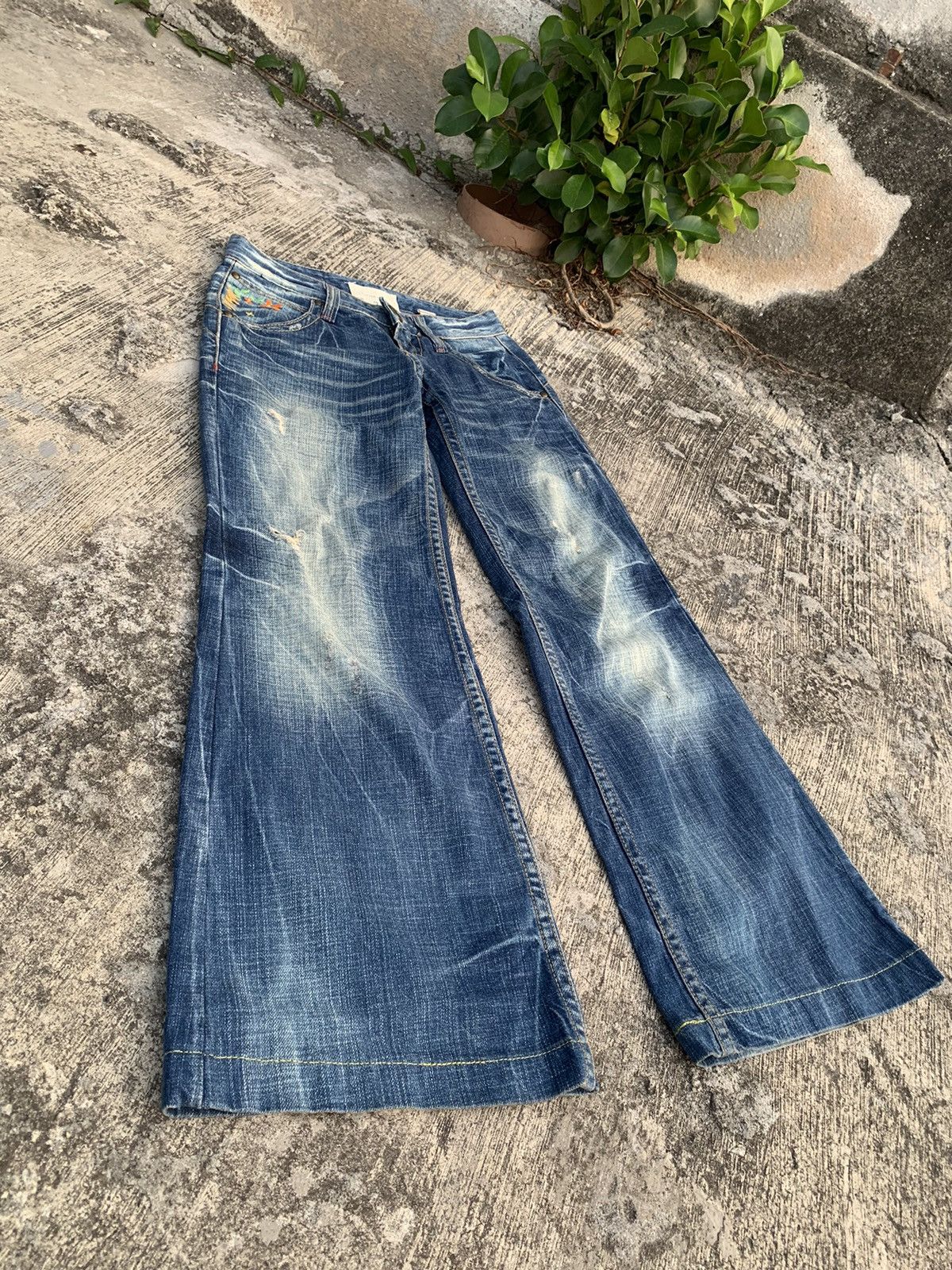 Japanese Brand Flare Lolita jeans washed flowers embroidery wide leg jeans Size 25" / US 0 / IT 36 - 6 Thumbnail