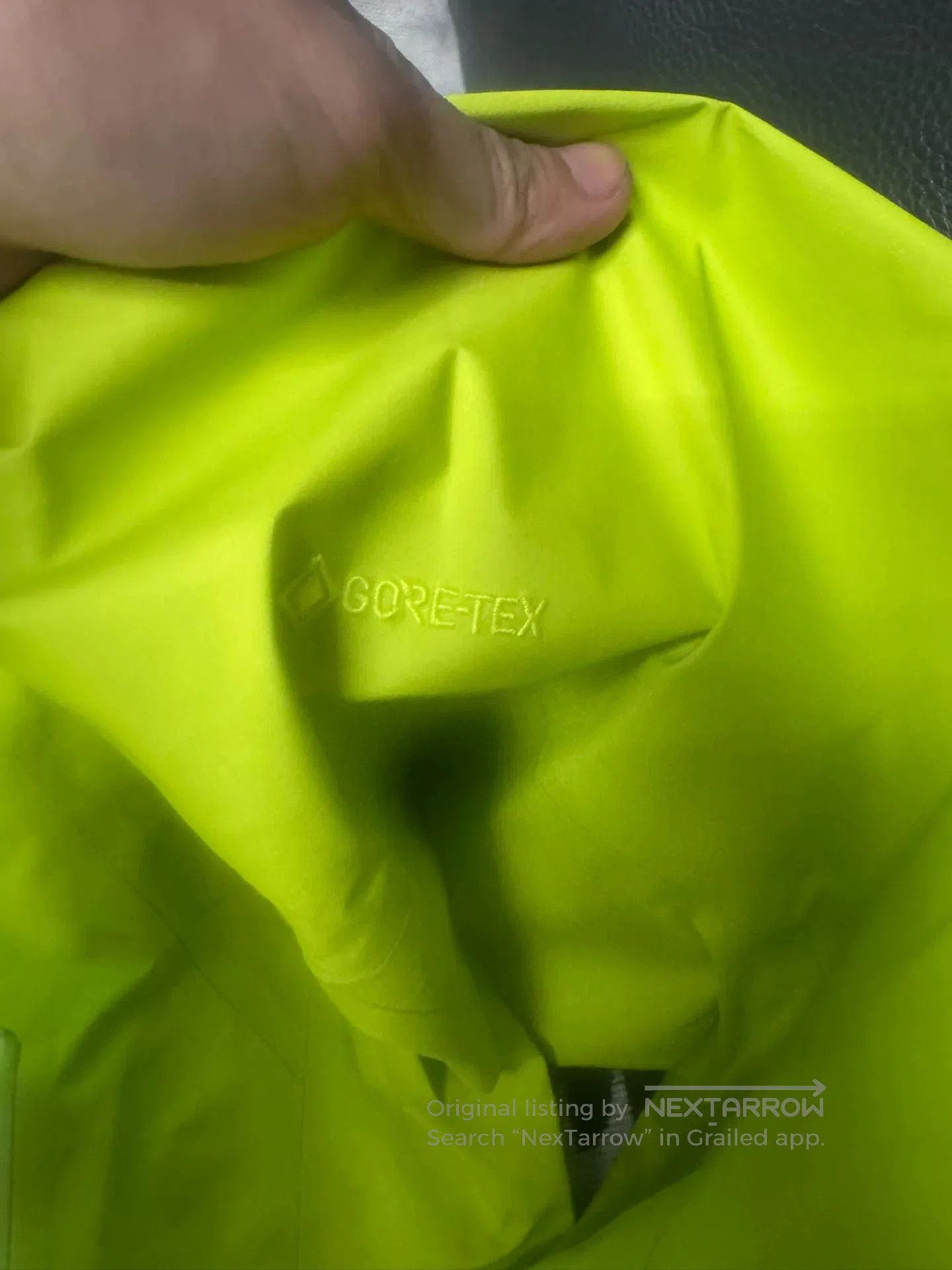 Arc'teryx Arc'teryx Beta Jacket in Fluorescent Green. Size US XL / EU 56 / 4 - 6 Thumbnail