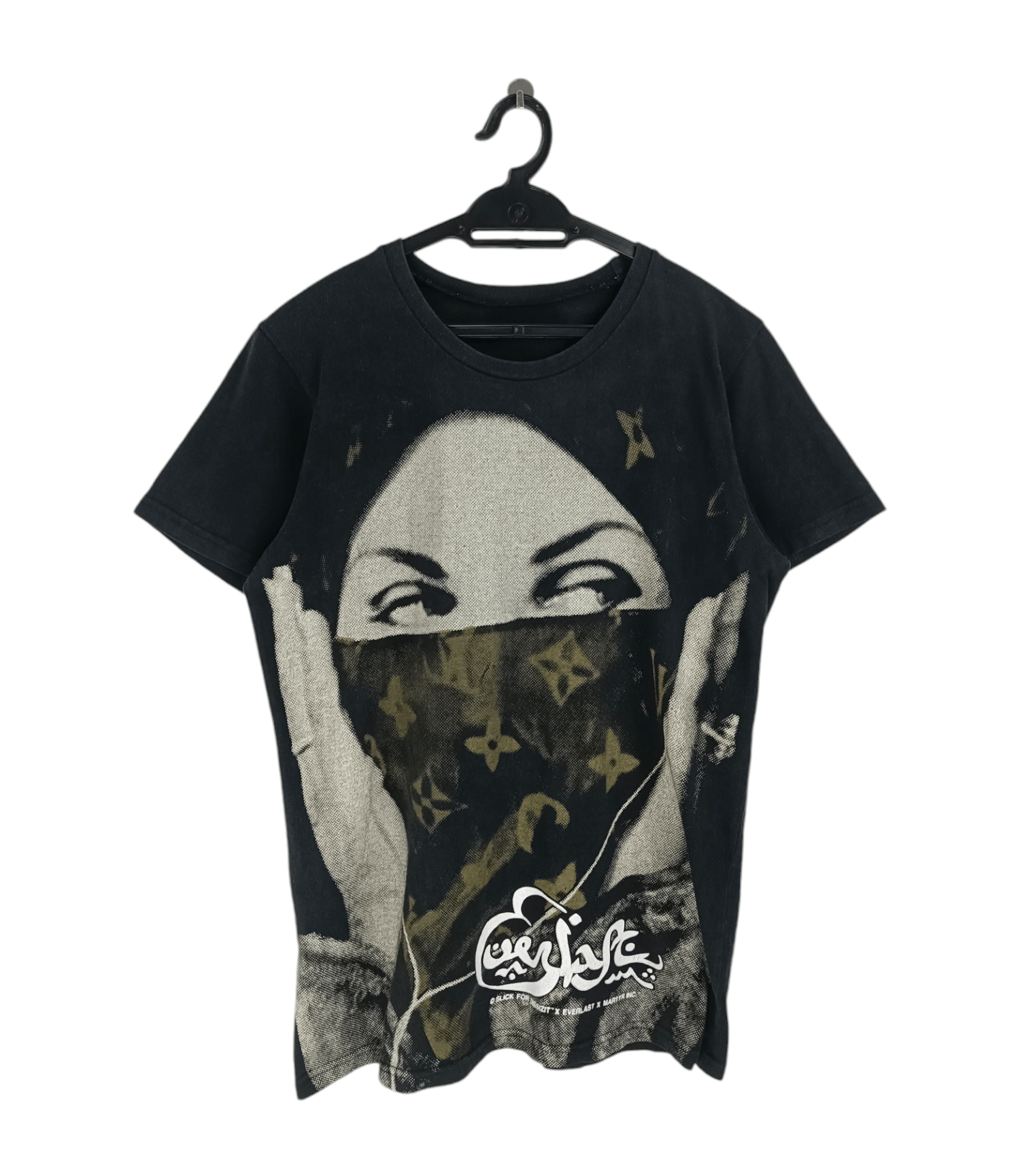 Vintage VINTAGE GIRL WITH LV KEFFIYEH PROTEST PEACE LOVE TEE Size US M / EU 48-50 / 2 - 1 Thumbnail