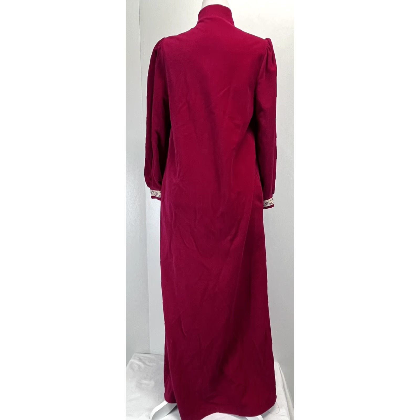 Vintage Vtg Vanity Fair House Robe Sz Small Womens Brocade Trim Half Zip 80’s Made USA Raspberry Dacron S Regular USA 1980s Original VGUC Size S / US 4 / IT 40 - 3 Thumbnail