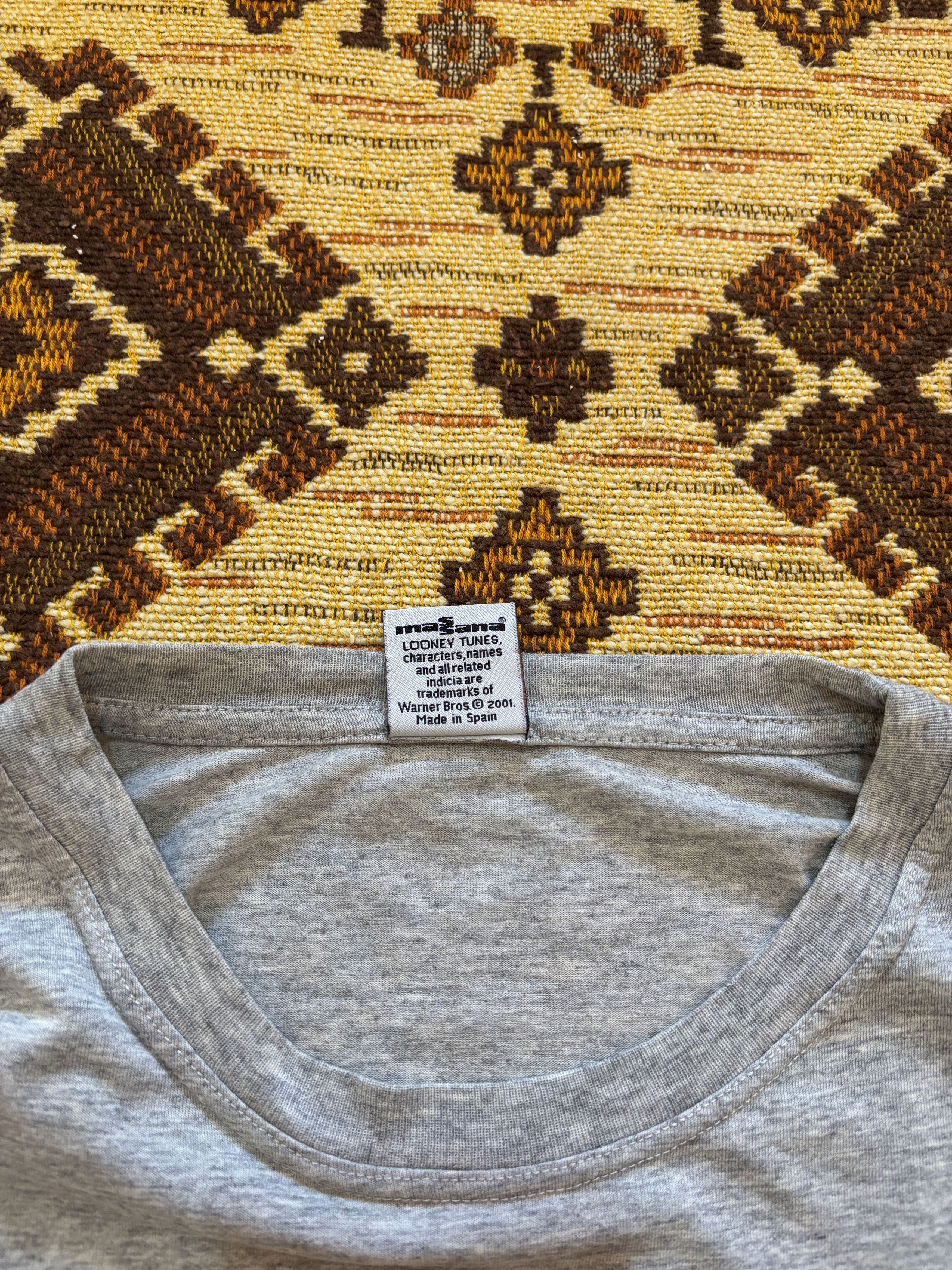 Vintage Vintage 2001 Wile E. Coyote Looney Tunes Tshirt Size US L / EU 52-54 / 3 - 3 Thumbnail