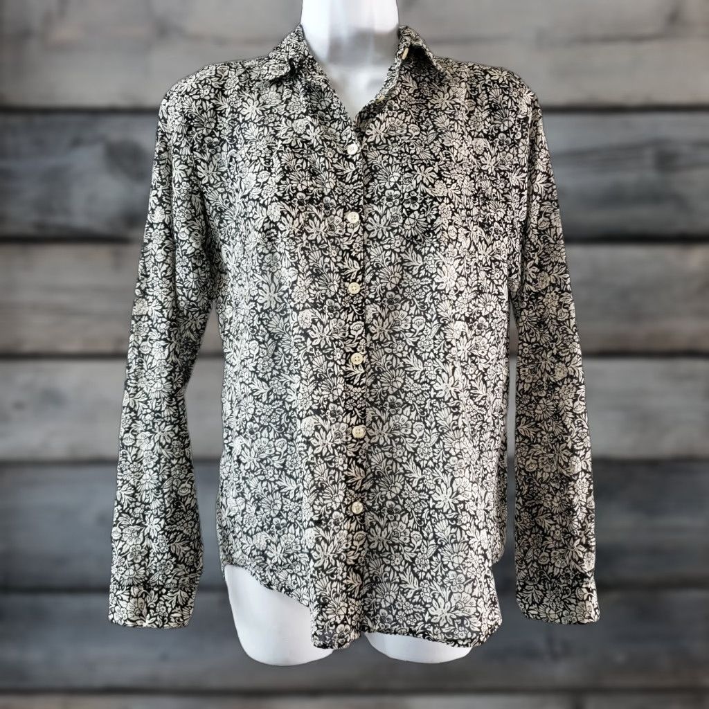 Ann Taylor **Ann Taylor LOFT Womens Button Front Shirt Size XS Black Floral Sheer** User: Ann Taylor LOFT Womens Button Front Shirt Size XS Black Floral Sheer Size XS / US 0-2 / IT 36-38 - 1 Thumbnail