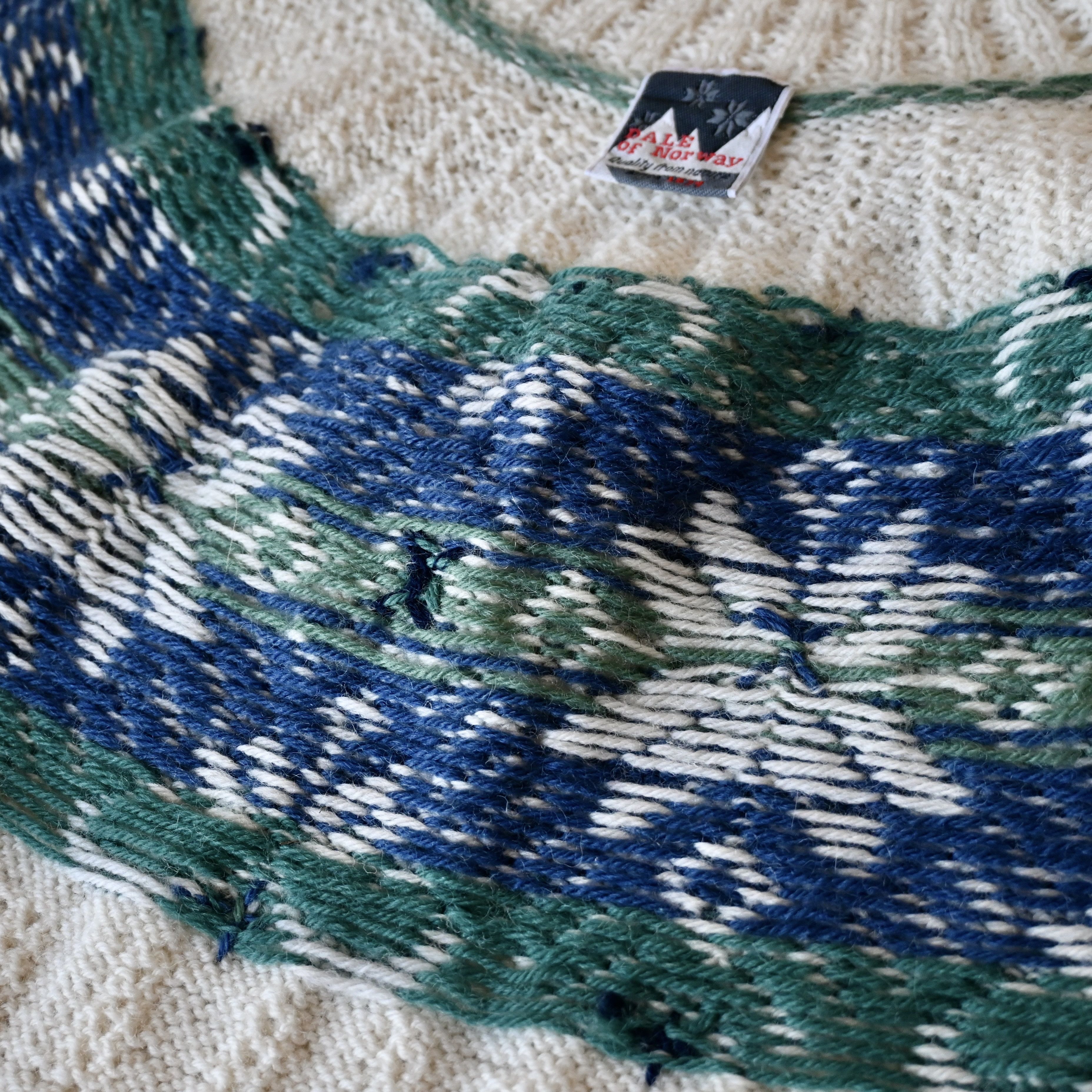 Dale Of Norway VTG Dale of Norway nordic frower and snow pattern sweater, M Size M / US 6-8 / IT 42-44 - 18 Thumbnail