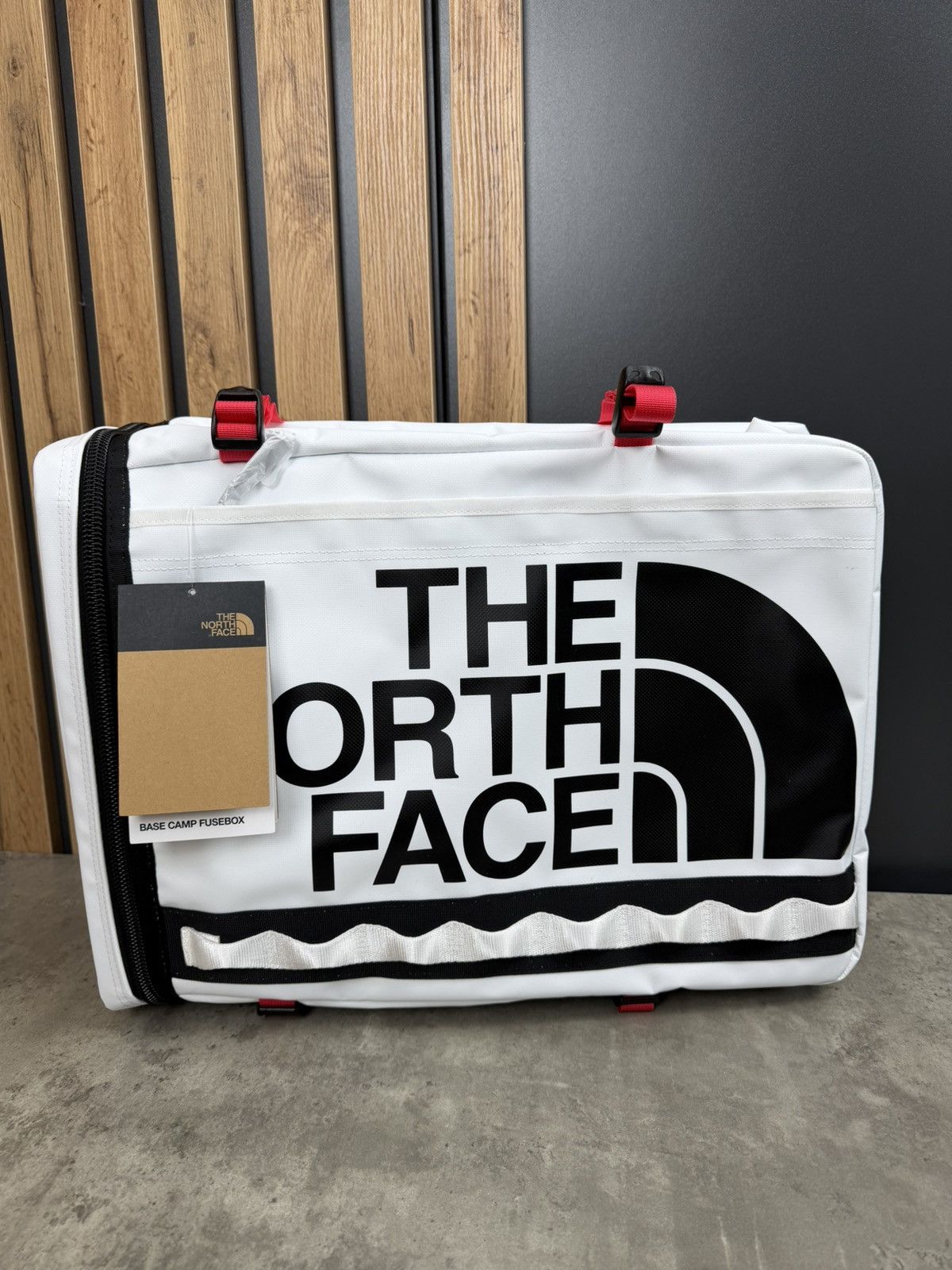 The North Face The North Face Base Camp Fuse Box White / TNF Black Size ONE SIZE - 9 Thumbnail