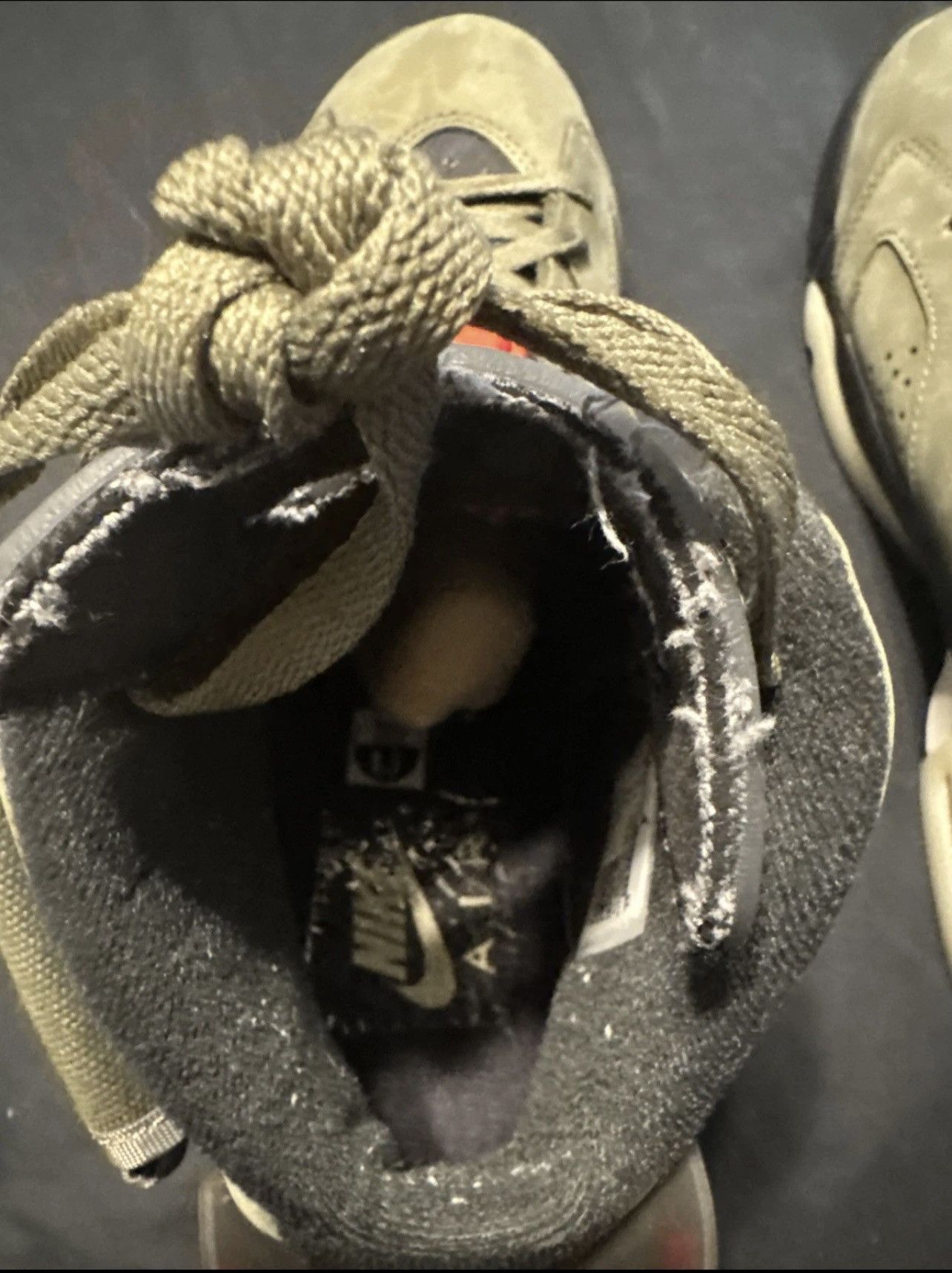 Jordan Brand × Travis Scott Travis Scott Jordan 6 Olive Size US 9.5 / EU 42-43 - 3 Thumbnail