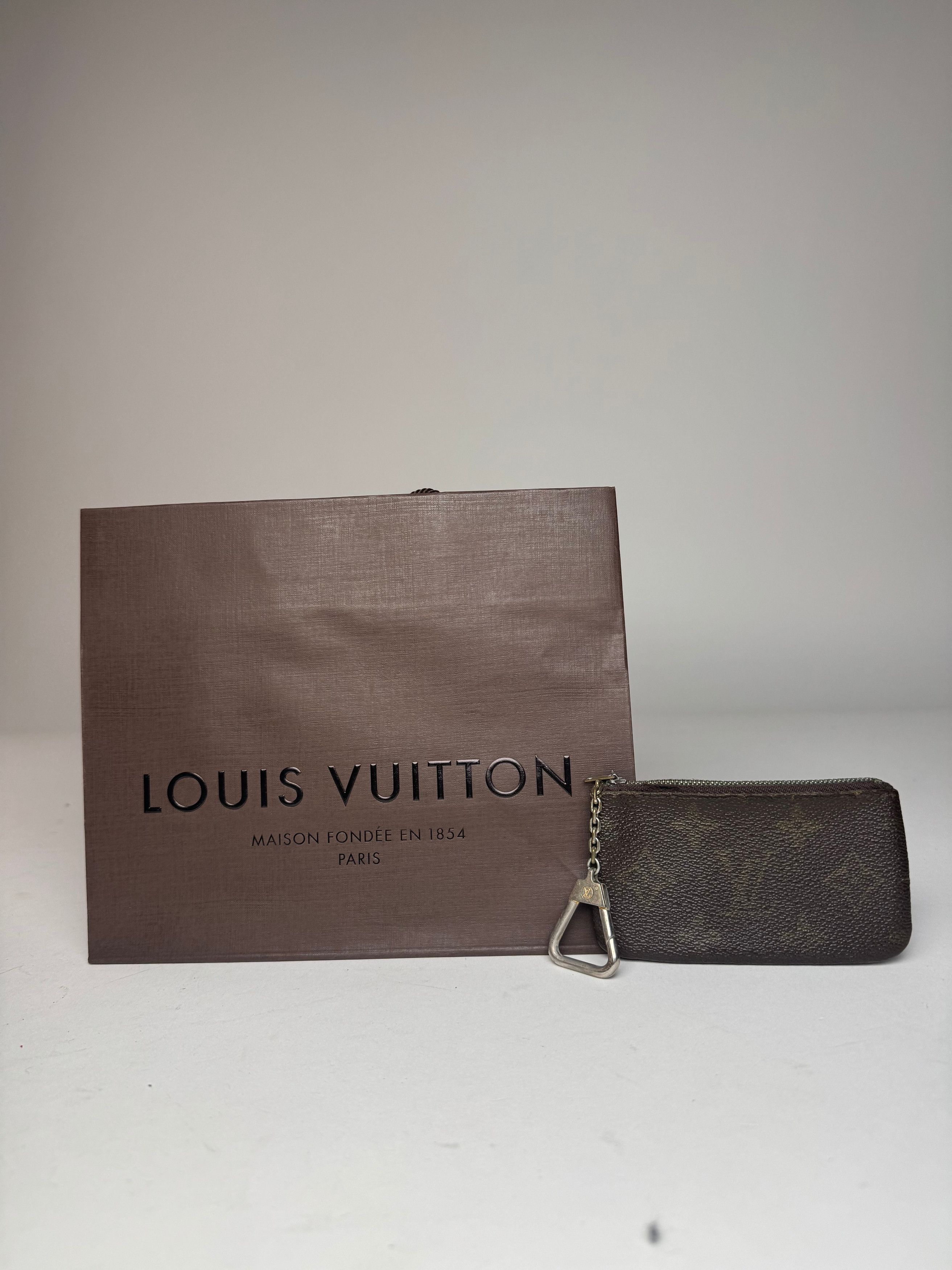 Louis Vuitton Vintage Le Dauphine Leather Card Holder Brown Size ONE SIZE - 1 Thumbnail