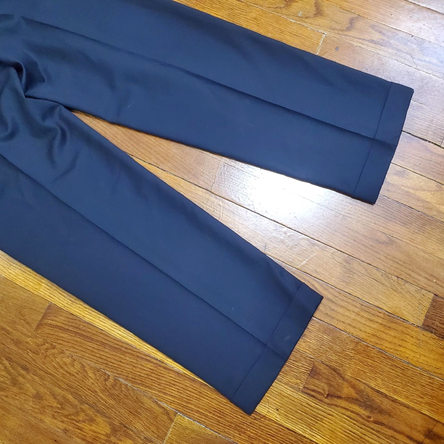 Brooks Brothers Brooks Brothers Country Club Dress Pants Mens 34x29 Navy Wool Pleated Cuffed Dress Pants Men 34 Navy Wool Pleated Cuffed Size US 34 / EU 50 - 2 Thumbnail