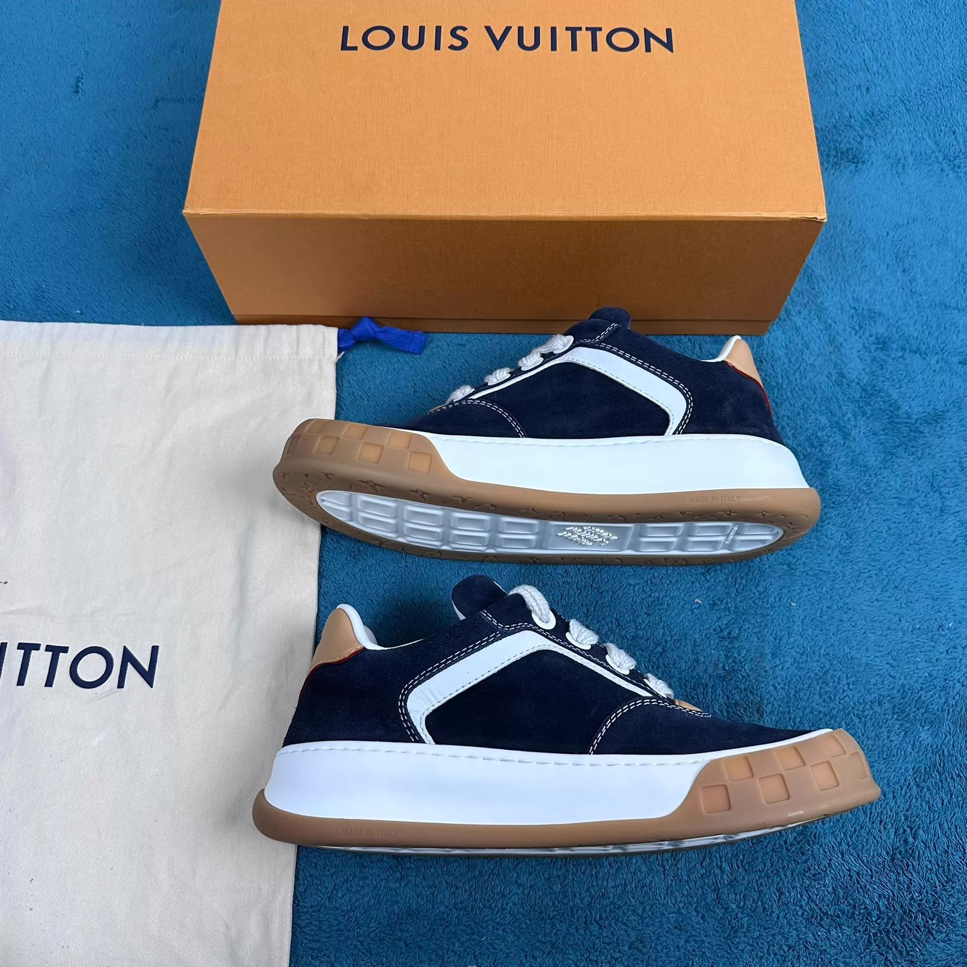 Louis Vuitton LV Tilted Suede Low-Top Sneaker Navy Blue 8.5/42.5 Size US 9.5 / EU 42-43 - 3 Thumbnail