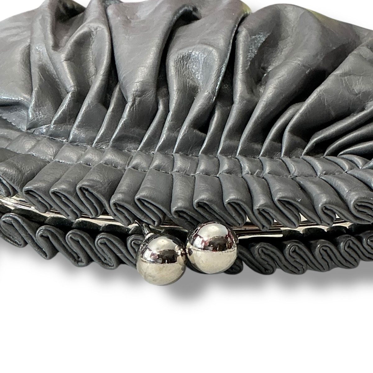 Other Vintage Grey Clutch with Chain Handle and Kiss-lock Closure Size ONE SIZE - 5 Thumbnail