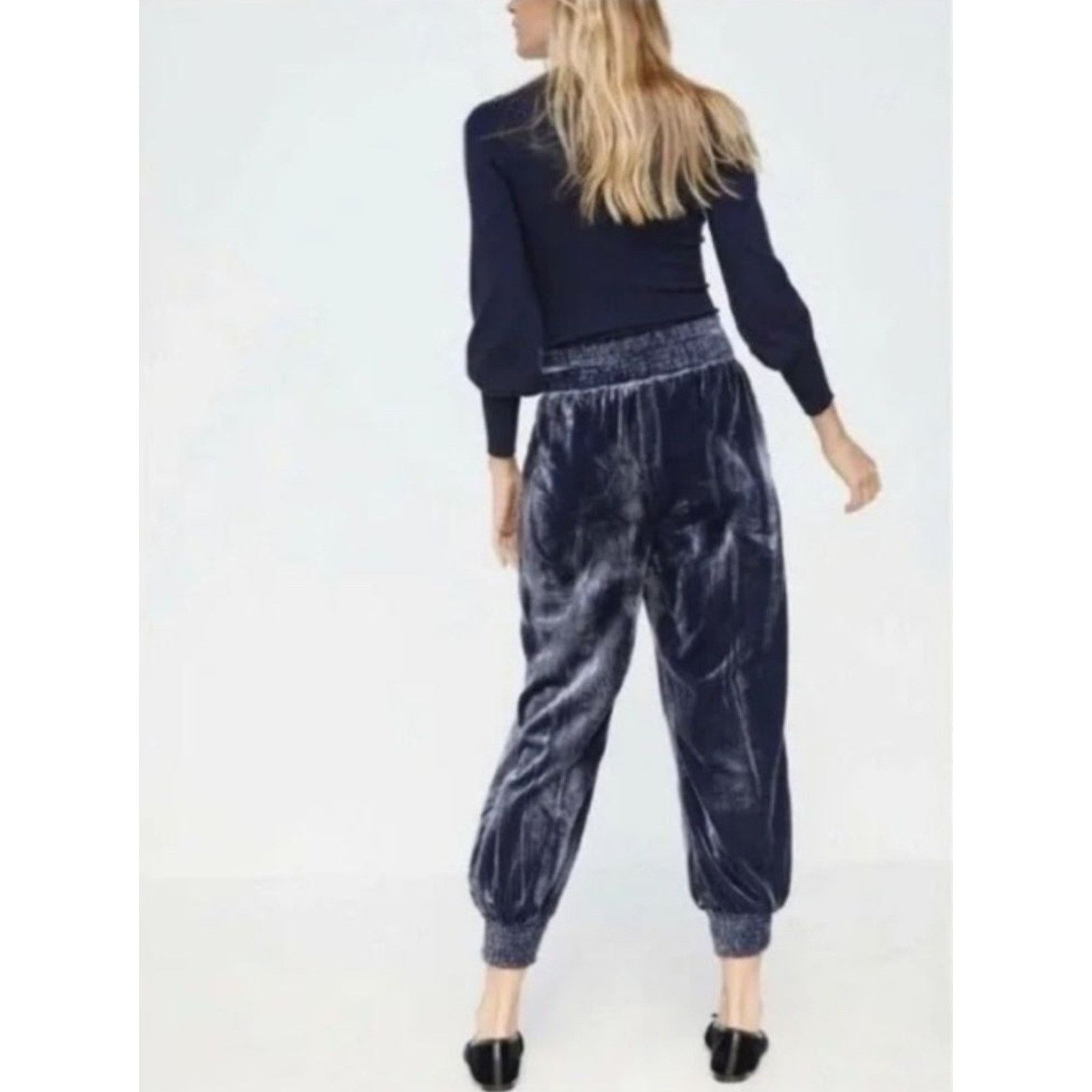 Anthropologie Anthropologie Gloria Blue Crushed velvet smocked joggers Mp Size 27" / US 4 / IT 40 - 3 Thumbnail