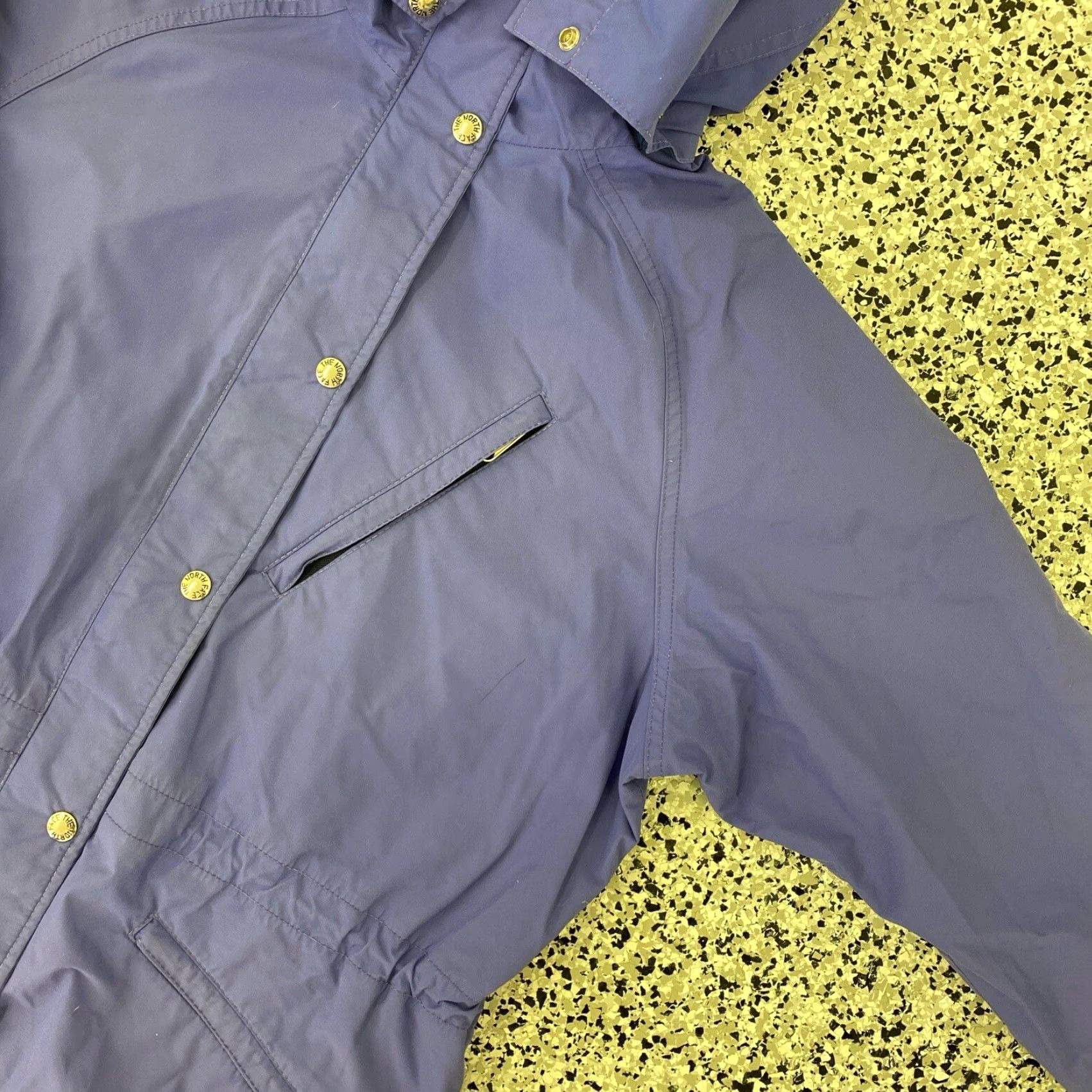 The North Face VINTAGE The North Face Gore-Tex Light Ski Jacket Purple Jacket Womens L 90s Ski Water Resistant Parka Mid-Length Purple Woman VINTAGE Size L / US 10 / IT 46 - 4 Thumbnail