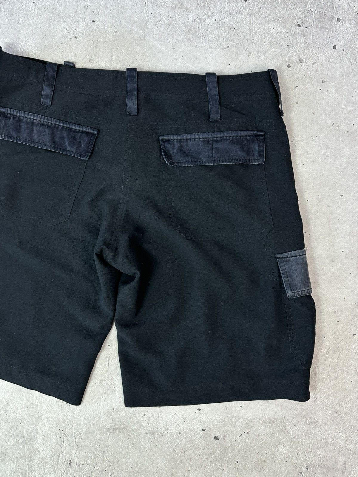 Matthew Williamson Matthew Williamson Black Cargo Silk Details Women’s Shorts Size 28" / US 6 / IT 42 - 9 Thumbnail