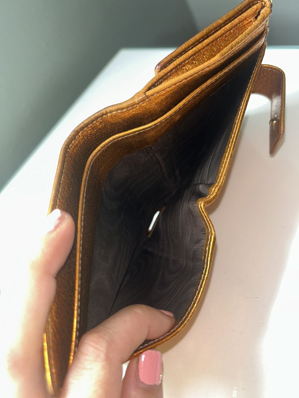 Gucci Gucci GG Compact Wallet w Bronze Interior (project piece) Size ONE SIZE - 4 Thumbnail