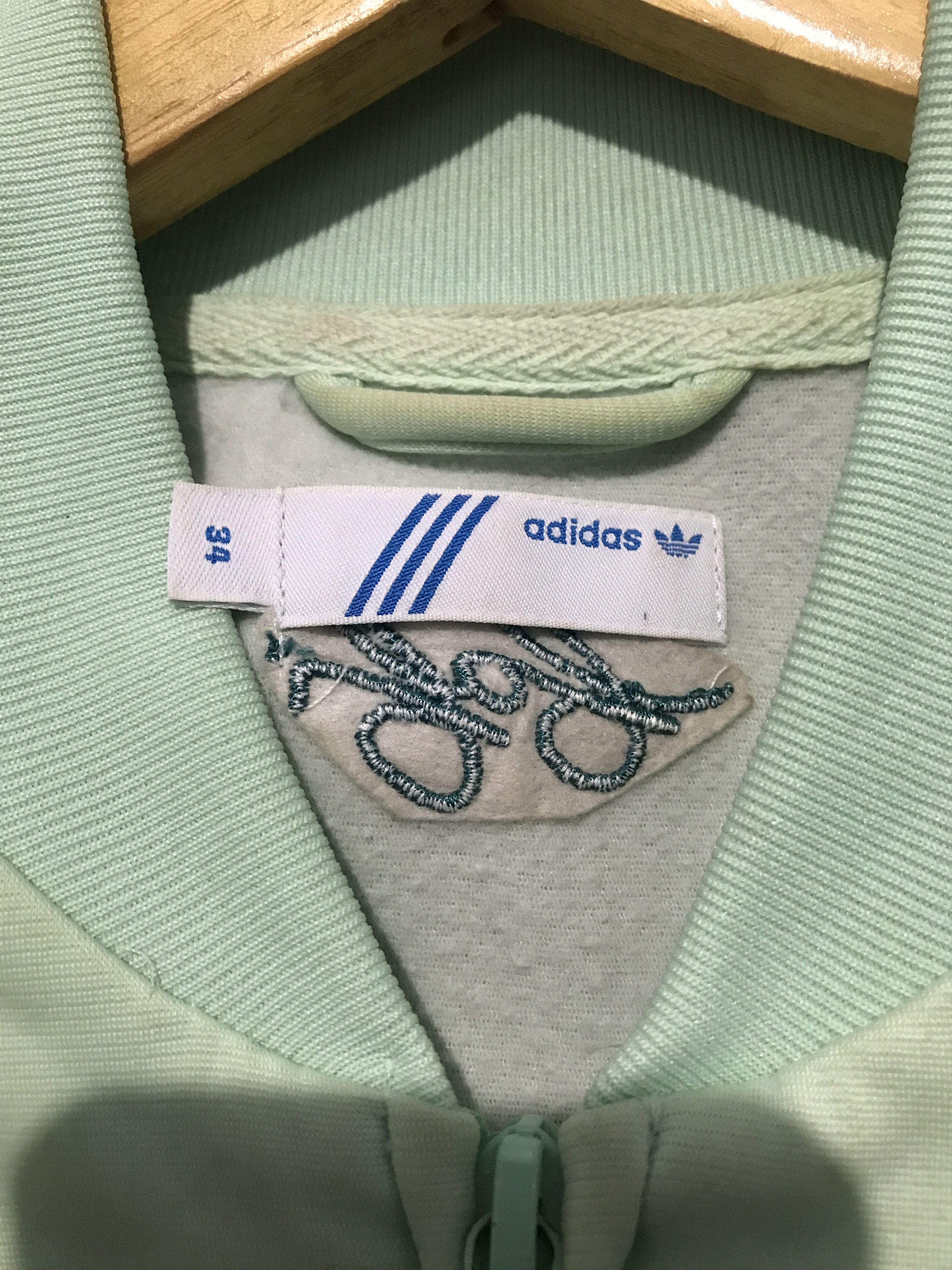 Adidas Adidas Originals Women Tatts Series Full backprint Size M / US 6-8 / IT 42-44 - 3 Thumbnail